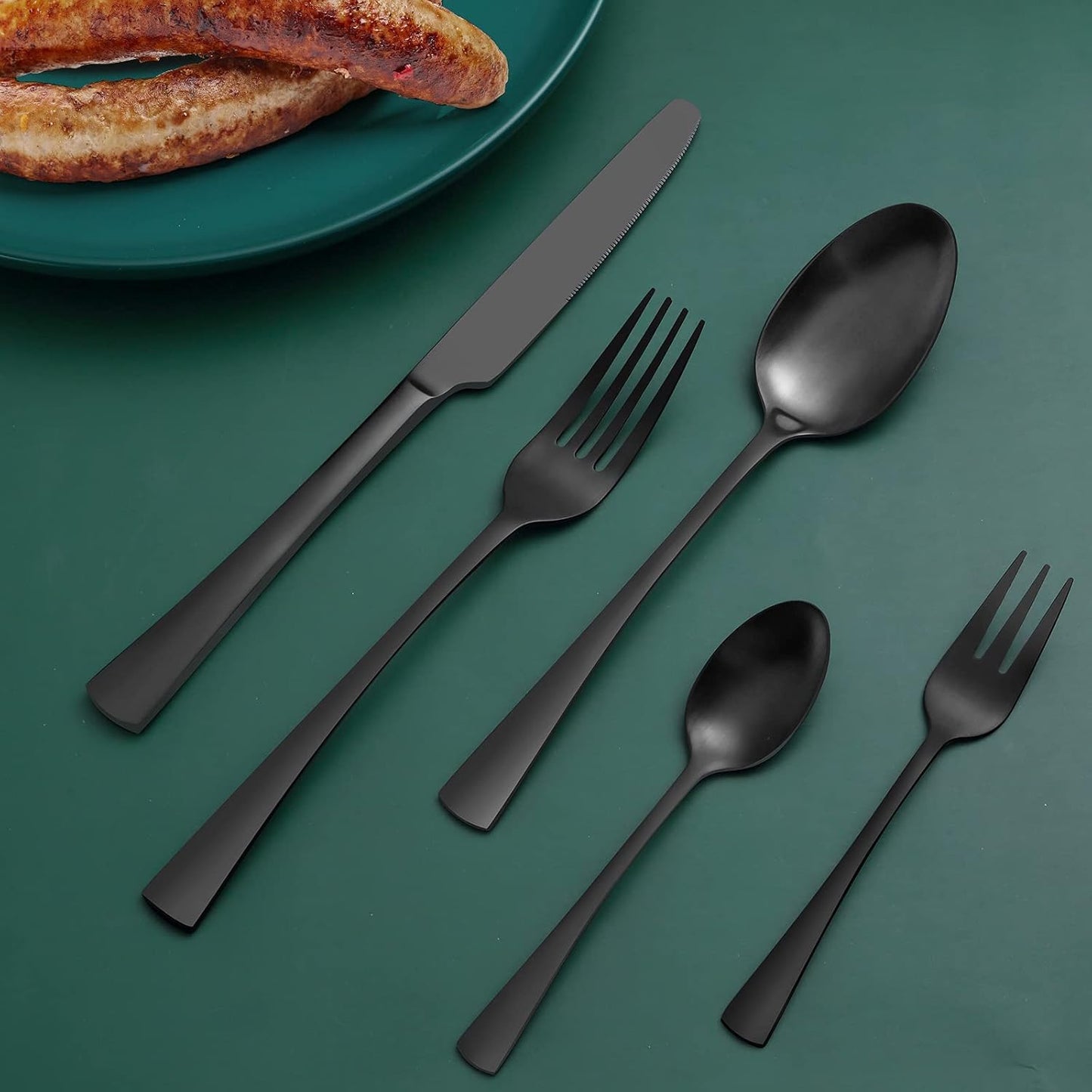 Bestdin Bestekset voor 6 personen 30-delige Over dit item 30-delige bestekset voor 6 personen: Bestdin als 30-delige titanium bestekset zwart bestaat uit 6 messen, 6 eetlepels, 6 tafelvorken, 6 theelepels en 6 dessertvorkjes. Ideaal voor elke formele of c