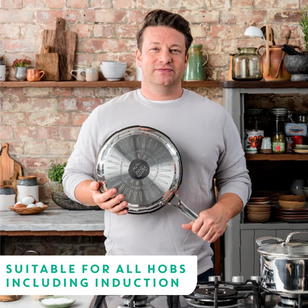 Jamie Oliver Cook's Direct 5-delige pannenset Duurzame coating versterkt met titanium deeltjes, waardoor deze krasbestendig en gemakkelijker schoon te maken is Hoogwaardige pannen die veilig zijn voor het hele gezin, zonder PFOA, lood of cadmium Geschikt