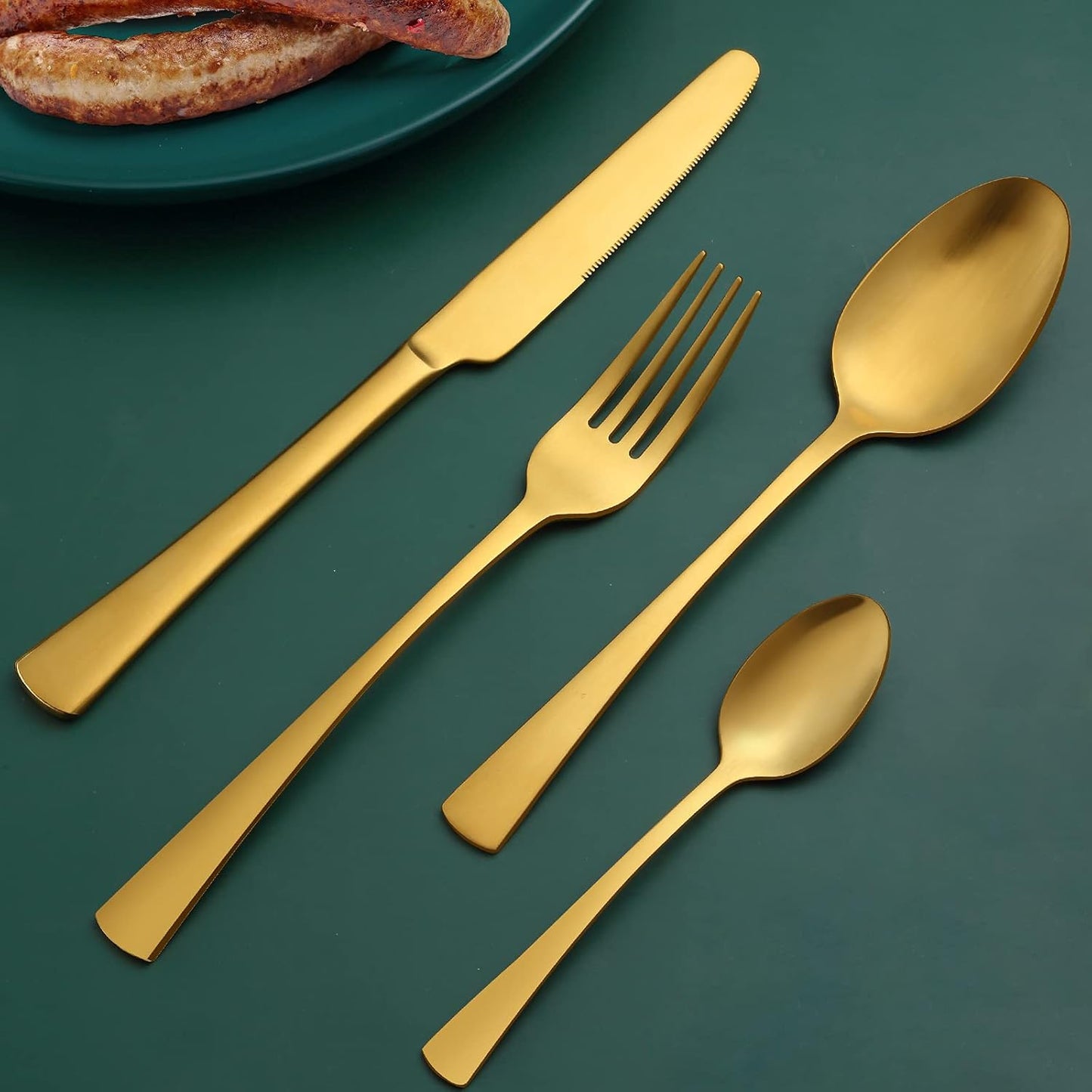 Bestdin Bestekset voor 6 personen 30-delige Over dit item 30-delige bestekset voor 6 personen: Bestdin als 30-delige titanium bestekset zwart bestaat uit 6 messen, 6 eetlepels, 6 tafelvorken, 6 theelepels en 6 dessertvorkjes. Ideaal voor elke formele of c