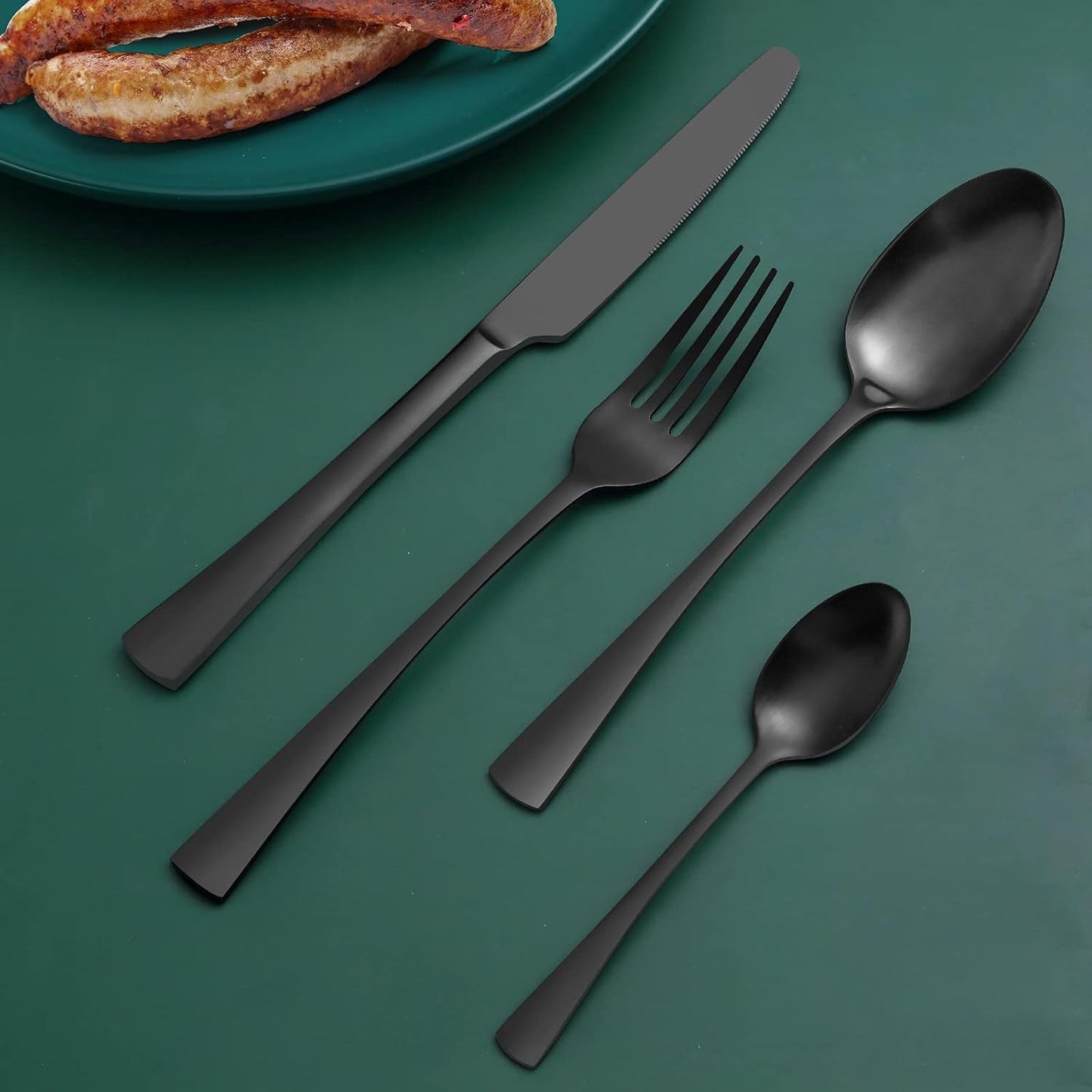 Bestdin Bestekset voor 6 personen 30-delige Over dit item 30-delige bestekset voor 6 personen: Bestdin als 30-delige titanium bestekset zwart bestaat uit 6 messen, 6 eetlepels, 6 tafelvorken, 6 theelepels en 6 dessertvorkjes. Ideaal voor elke formele of c