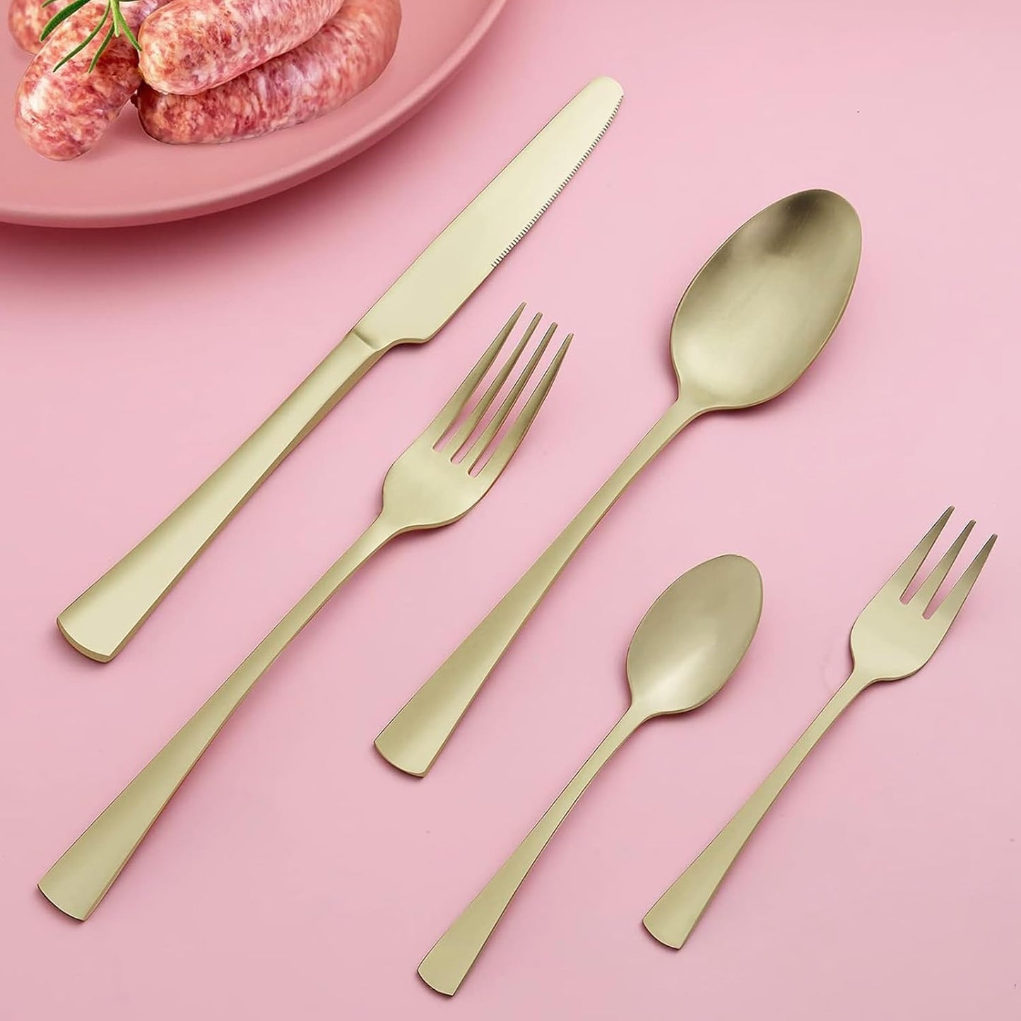 Bestdin Bestekset voor 6 personen 30-delige Over dit item 30-delige bestekset voor 6 personen: Bestdin als 30-delige titanium bestekset zwart bestaat uit 6 messen, 6 eetlepels, 6 tafelvorken, 6 theelepels en 6 dessertvorkjes. Ideaal voor elke formele of c