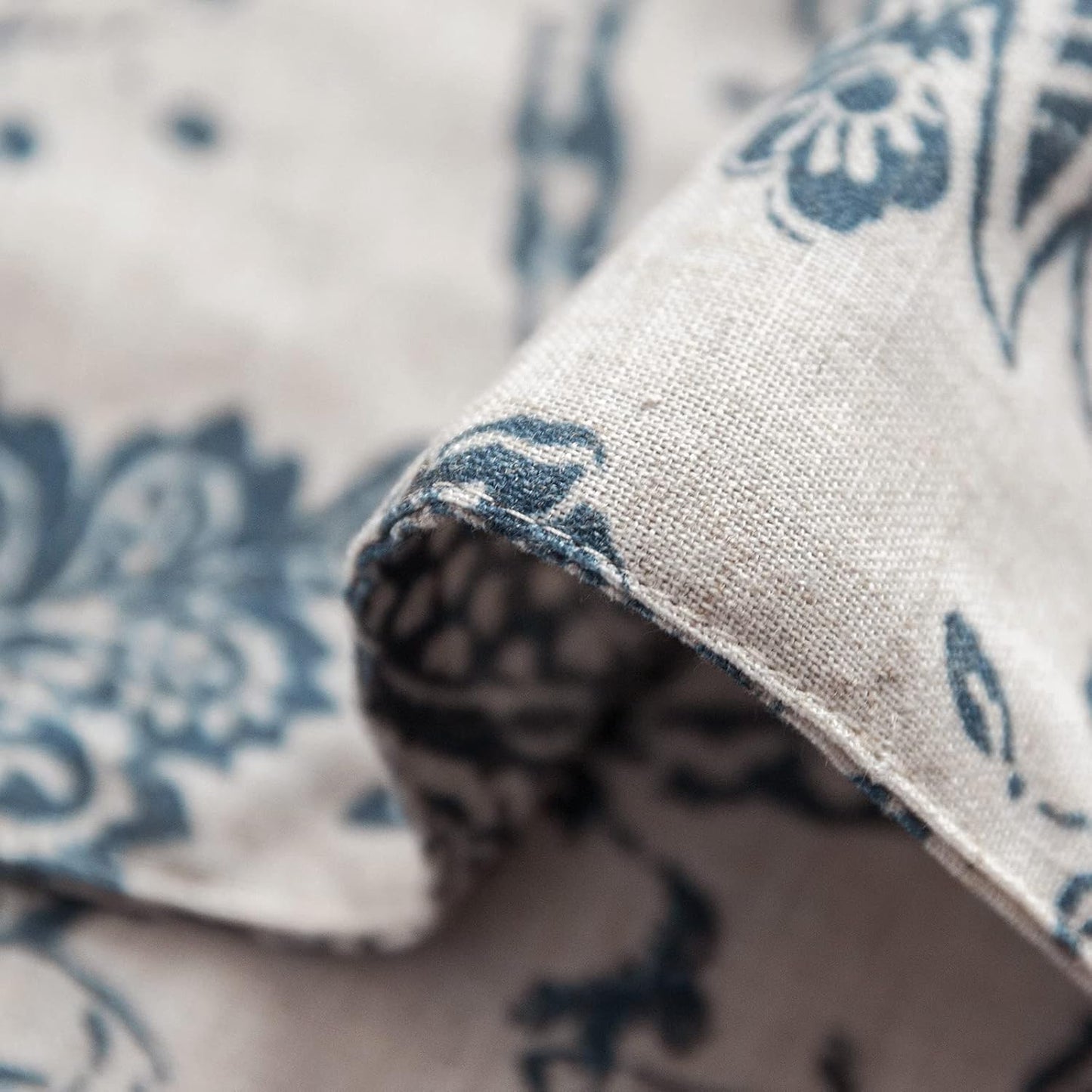 TOPICK Bloemen Keuken Gordijnen 61 cm Drop Linnen Doorschijnend Korte Cafe Botanische Print Kleine Raam Rod Pocket voor Wasruimte Badkamer 2 Panelen Verbena Grijs Verpakking: je ontvangt 2 gordijnen van 85% polyester+15% linnen. De afmetingen per stuk zij