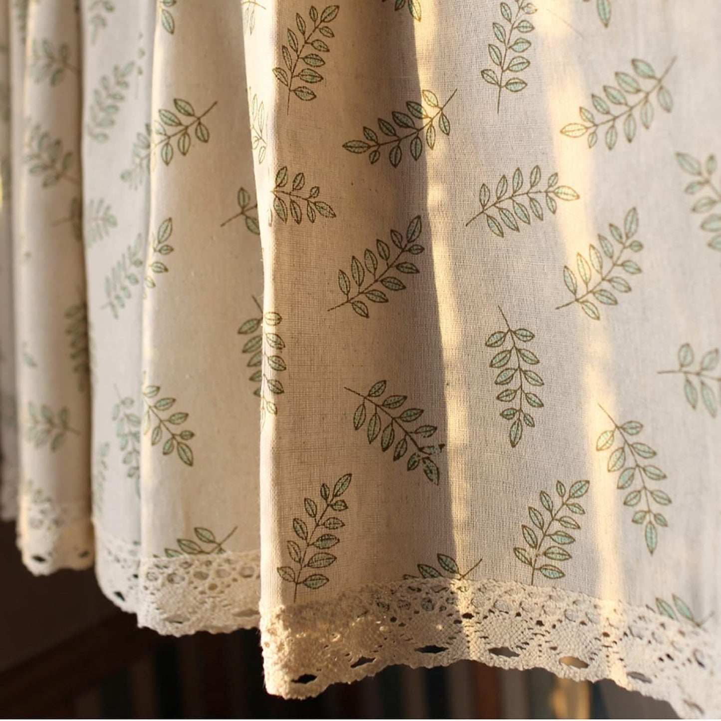 A.Monamour Beige katoen linnen groen blad retro rustieke boerderij land staaf zak ondoorzichtig kort gordijn voor kleine raamgordijnen raambehandeling volant tinten voor keuken café badkamer Productbeschrijving De gordijnen kunnen licht filteren, privacy