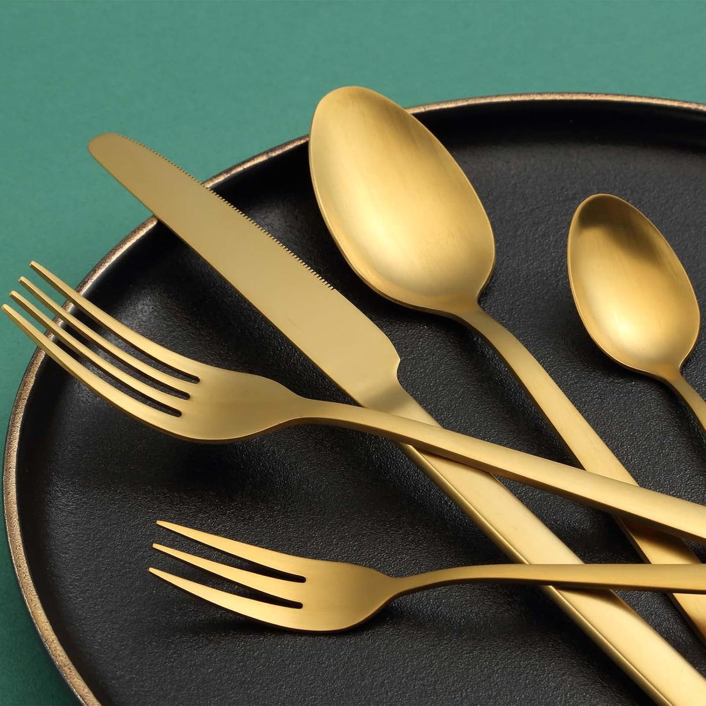 Bestekset voor 6 personen gepolijst vaatwasserbestendig Over dit item 30-delige bestekset voor 6 personen: De 30-delige bestekset bestaat uit 6 messen, 6 eetlepels, 6 dinervorken, 6 theelepels en 6 dessertvorkjes, waardoor het een goede keuze is voor elk