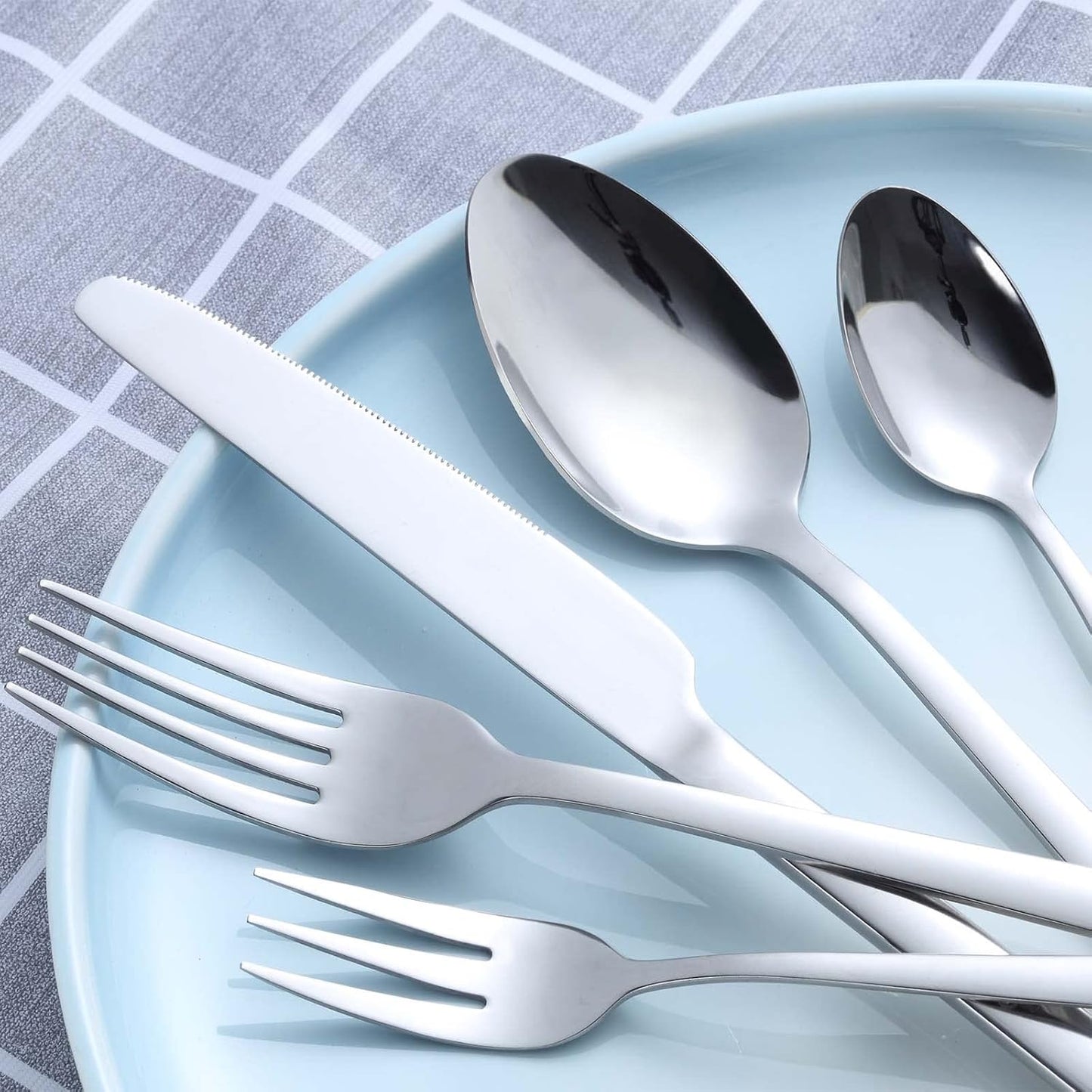 Bestekset voor 6 personen gepolijst vaatwasserbestendig Over dit item 30-delige bestekset voor 6 personen: De 30-delige bestekset bestaat uit 6 messen, 6 eetlepels, 6 dinervorken, 6 theelepels en 6 dessertvorkjes, waardoor het een goede keuze is voor elk