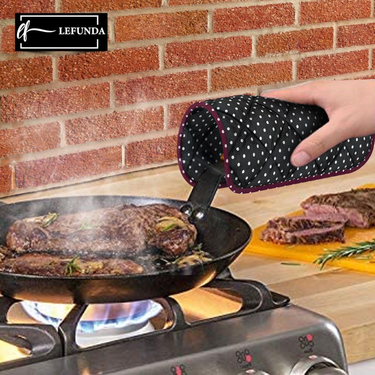 2 Stuks Chef Schort Waterdichte Schort met 3 Zakken Over dit item 💕65% polyester / 35% katoen beste mix voor schorten die bekend staan om hun duurzaamheid. Zij vervagen niet zo snel, verliezen snel hun vorm, kijken langer als nieuw, zijn minder naar vore
