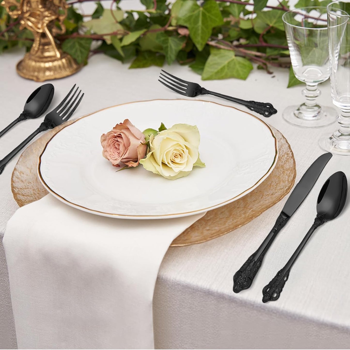 Bestekset voor 6 personen gepolijst vaatwasserbestendig Over dit item 30-delige bestekset voor 6 personen: De 30-delige bestekset bestaat uit 6 messen, 6 eetlepels, 6 dinervorken, 6 theelepels en 6 dessertvorkjes, waardoor het een goede keuze is voor elk