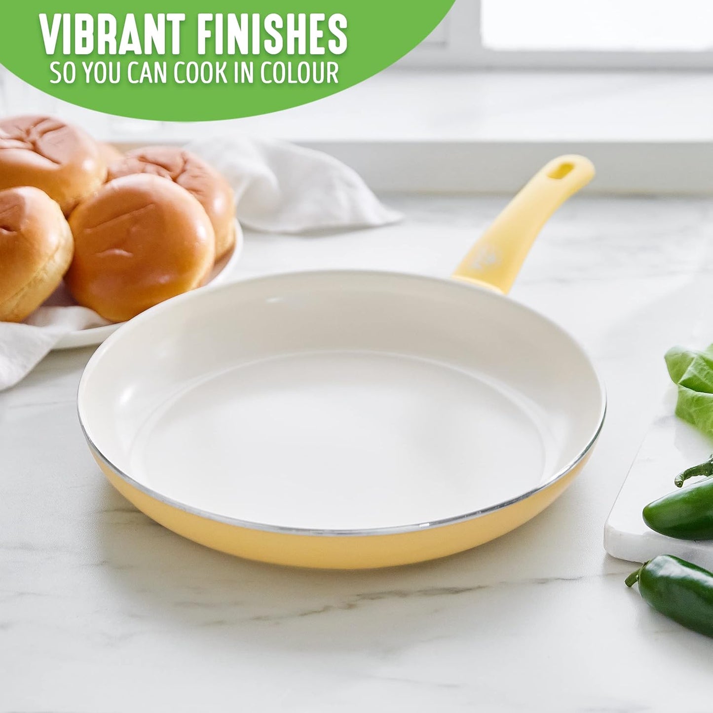 GreenLife Soft Grip Gezonde Keramische Antiaanbaklaag 16-delige Pannenset Over dit item DE POT EN PAN SET INCLUSIEF: 12 cm minikoekenpan, 18 cm en 24 cm koekenpan; 15 cm/1,1l en 18 cm/1,9l steelpan met deksel, 22 cm/4,8 kookpan met deksel, 24 cm/2,4l hapj