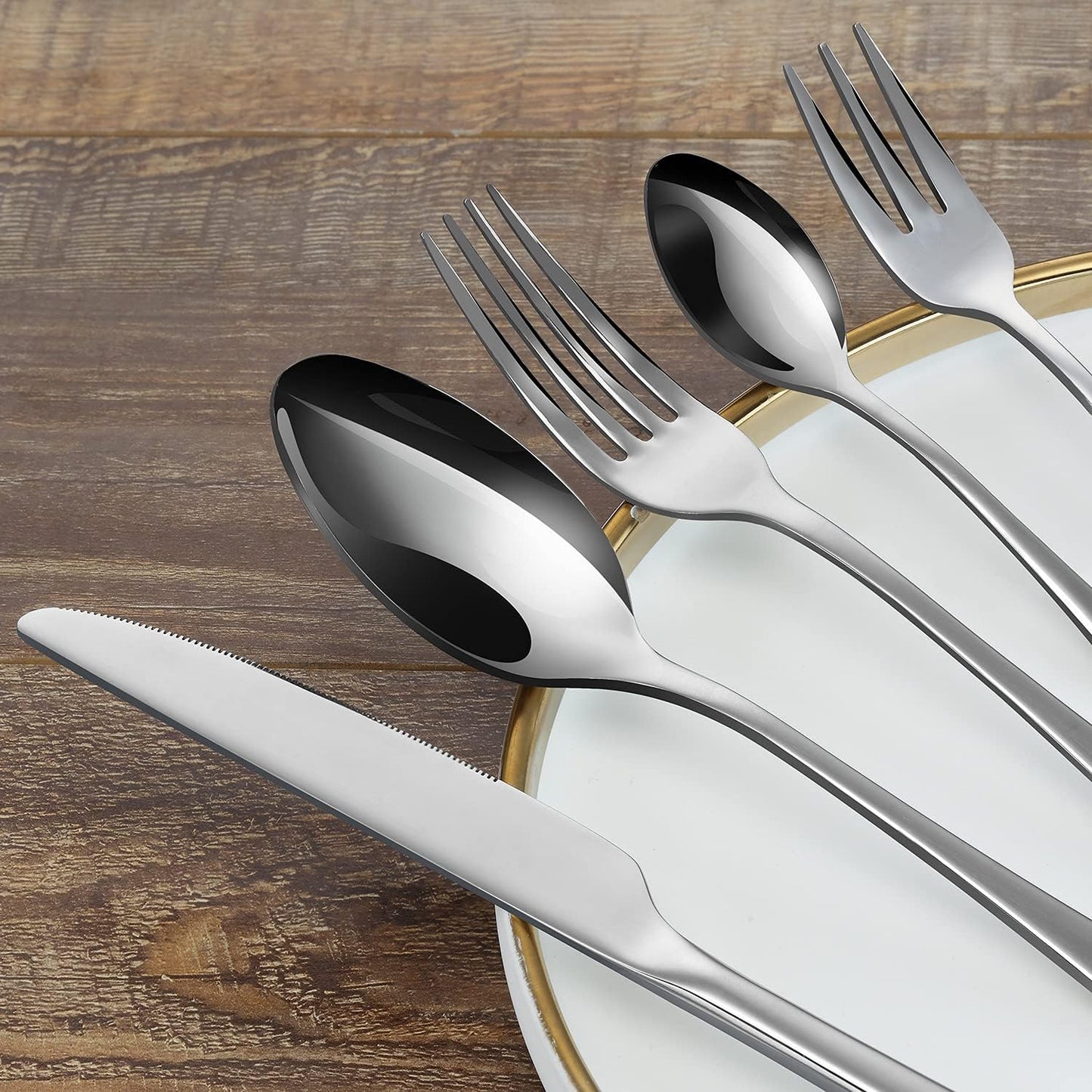 Bestekset voor 6 personen gepolijst vaatwasserbestendig Over dit item 30-delige bestekset voor 6 personen: De 30-delige bestekset bestaat uit 6 messen, 6 eetlepels, 6 dinervorken, 6 theelepels en 6 dessertvorkjes, waardoor het een goede keuze is voor elk