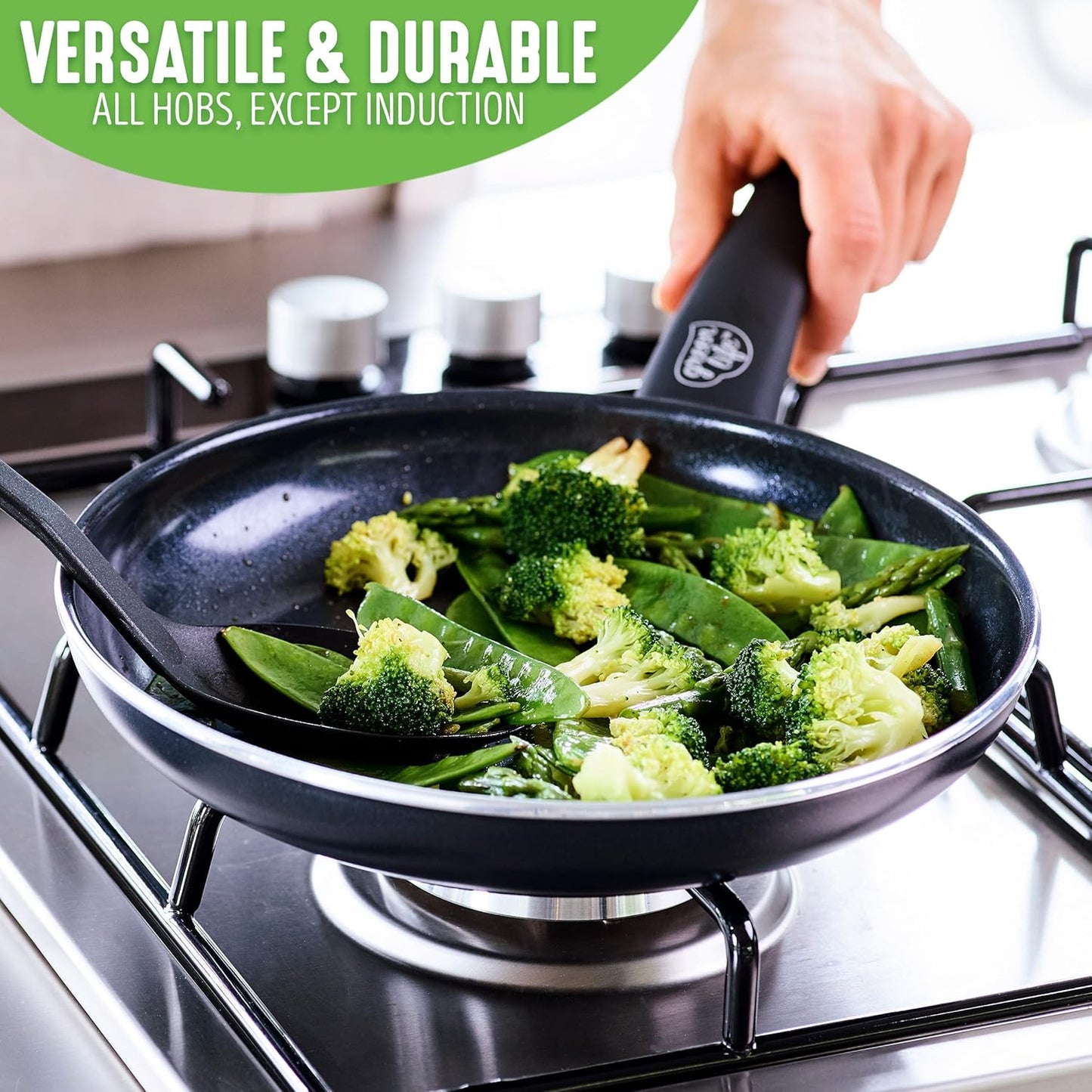 GreenLife Soft Grip Gezonde Keramische Antiaanbaklaag 16-delige Pannenset Over dit item DE POT EN PAN SET INCLUSIEF: 12 cm minikoekenpan, 18 cm en 24 cm koekenpan; 15 cm/1,1l en 18 cm/1,9l steelpan met deksel, 22 cm/4,8 kookpan met deksel, 24 cm/2,4l hapj