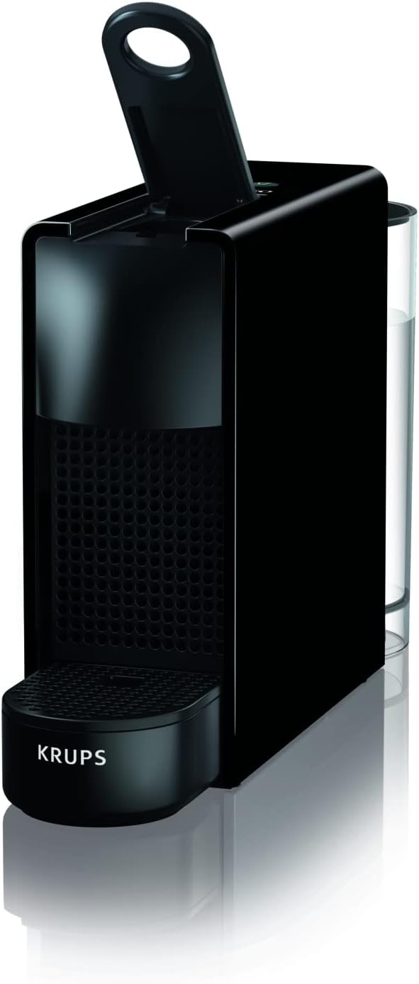Nespresso Krups Essenza Mini Piano Black Koffiepadmachine 0.6 l Over dit item Met de Nespresso Essenza Mini Piano Noir kun je tot 3 grote kopjes koffie serveren dankzij de tank van 0,6 liter. Het is niet alleen compact en zeer compact, maar heeft ook een