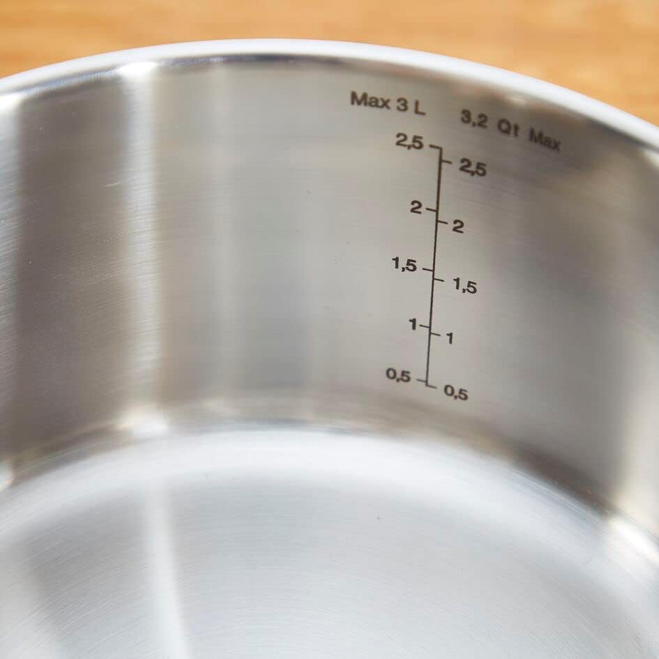 Tefal Duetto Steelpan met Glazen Deksel Roestvrij Staal Gemaakt van duurzaam en kwalitiatief 18/10 roestvrij staal en daarom komt de pan met 10 jaar garantie Stevig geklonken handgrepen voor extra comfort tijdens het koken Incl. maatverdeling aan de binne