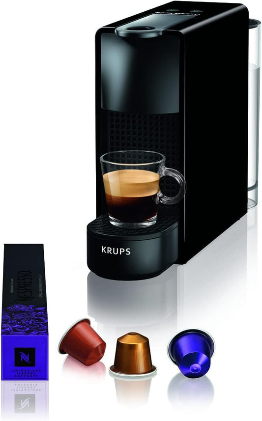 Nespresso Krups Essenza Mini Piano Black Koffiepadmachine 0.6 l Over dit item Met de Nespresso Essenza Mini Piano Noir kun je tot 3 grote kopjes koffie serveren dankzij de tank van 0,6 liter. Het is niet alleen compact en zeer compact, maar heeft ook een