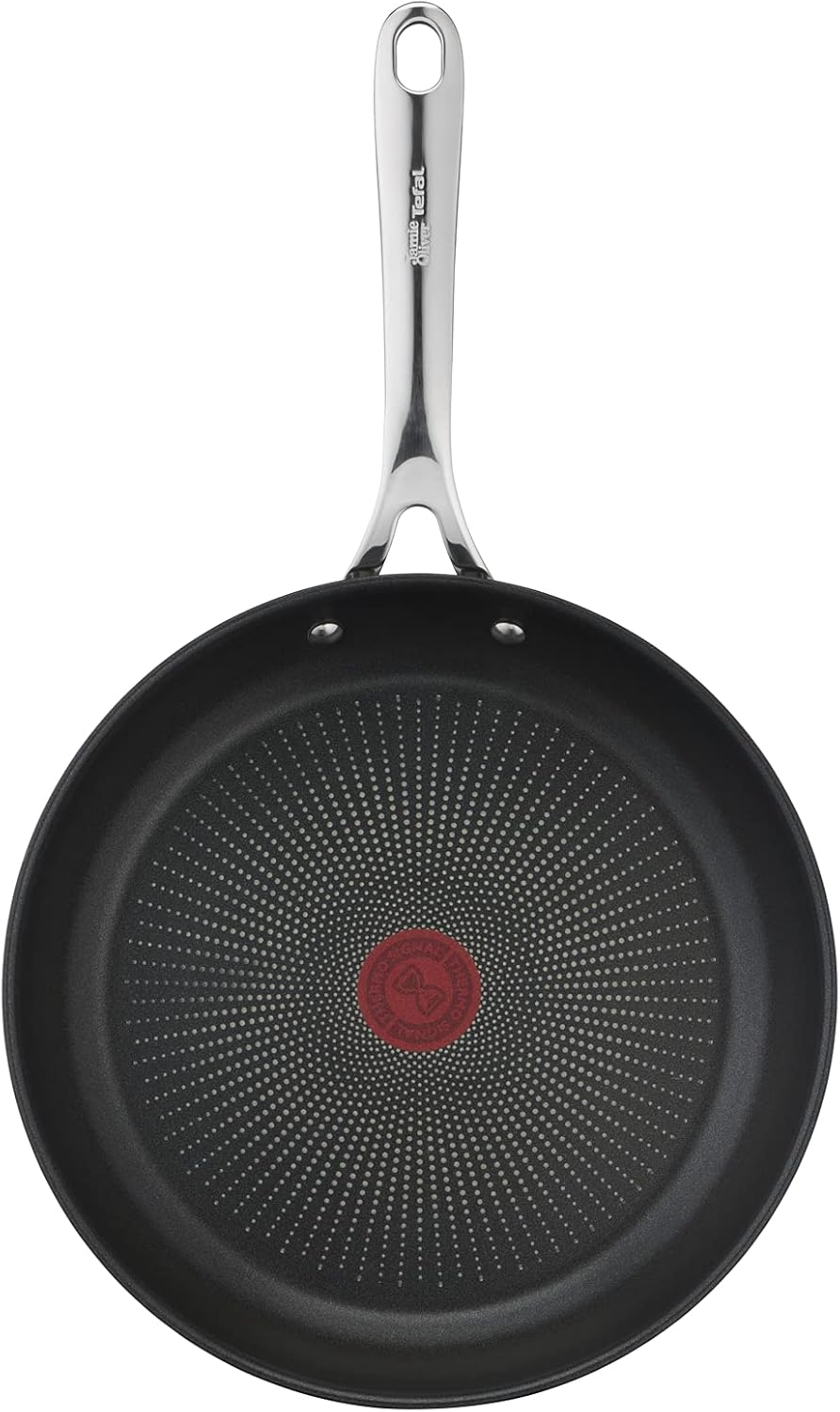 Jamie Oliver Cook's Direct 5-delige pannenset Duurzame coating versterkt met titanium deeltjes, waardoor deze krasbestendig en gemakkelijker schoon te maken is Hoogwaardige pannen die veilig zijn voor het hele gezin, zonder PFOA, lood of cadmium Geschikt