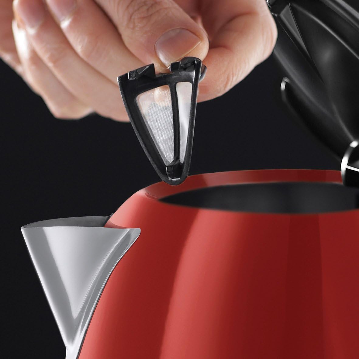 Russell Hobbs Colours Plus Waterkoker Rood (1,7L), Broodrooster en Citruspers Over dit item Snelkookfunctie met aanduiding voor 1/2/3 koppen: Kookt 1 kop water in 50 seconden. Bespaart tot 70% energie: Met behulp van de snelkookzone zie je precies hoeveel
