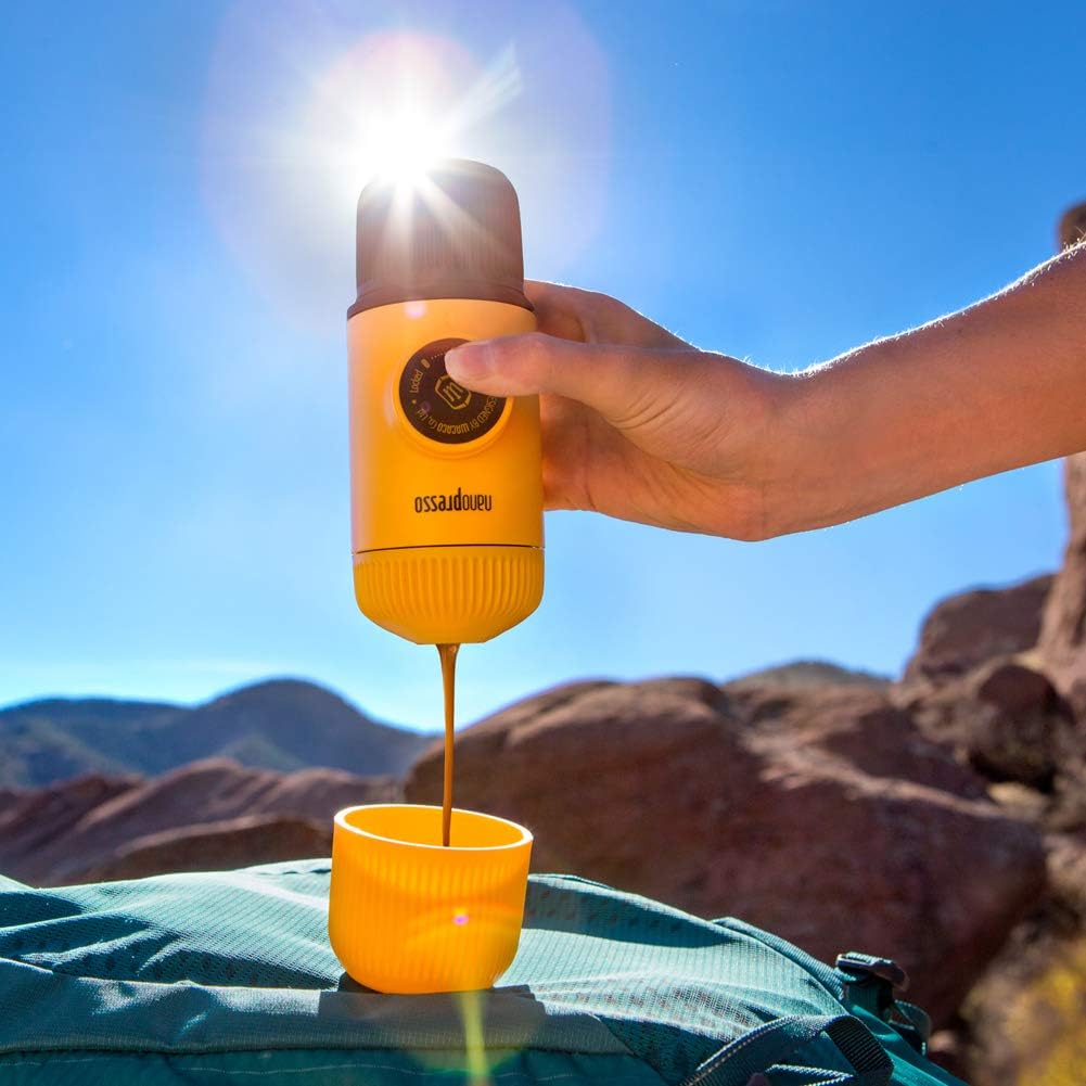 WACACO Nanopresso Draagbaar Espressomachine Over dit item Het bereiken van de perfecte espresso-opname is verre van eenvoudig. De Nanopresso werkt het beste met fijngemalen koffie die hard wordt aangedrukt. Dankzij de innovatieve constructie en eenvoudige