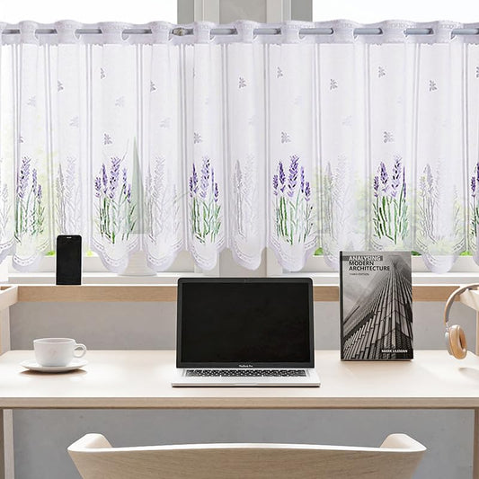 Daliena Vitrage met gatenlijst Lavendel motief 150cm x 50cm 1 stuk Over dit item Ontwerp: De vitrage is versierd met een patroon van paarse lavendelbloemen, dat fijn en gedetailleerd is. De kleuren zijn elegant en toch levendig, zodat je je in een rustige