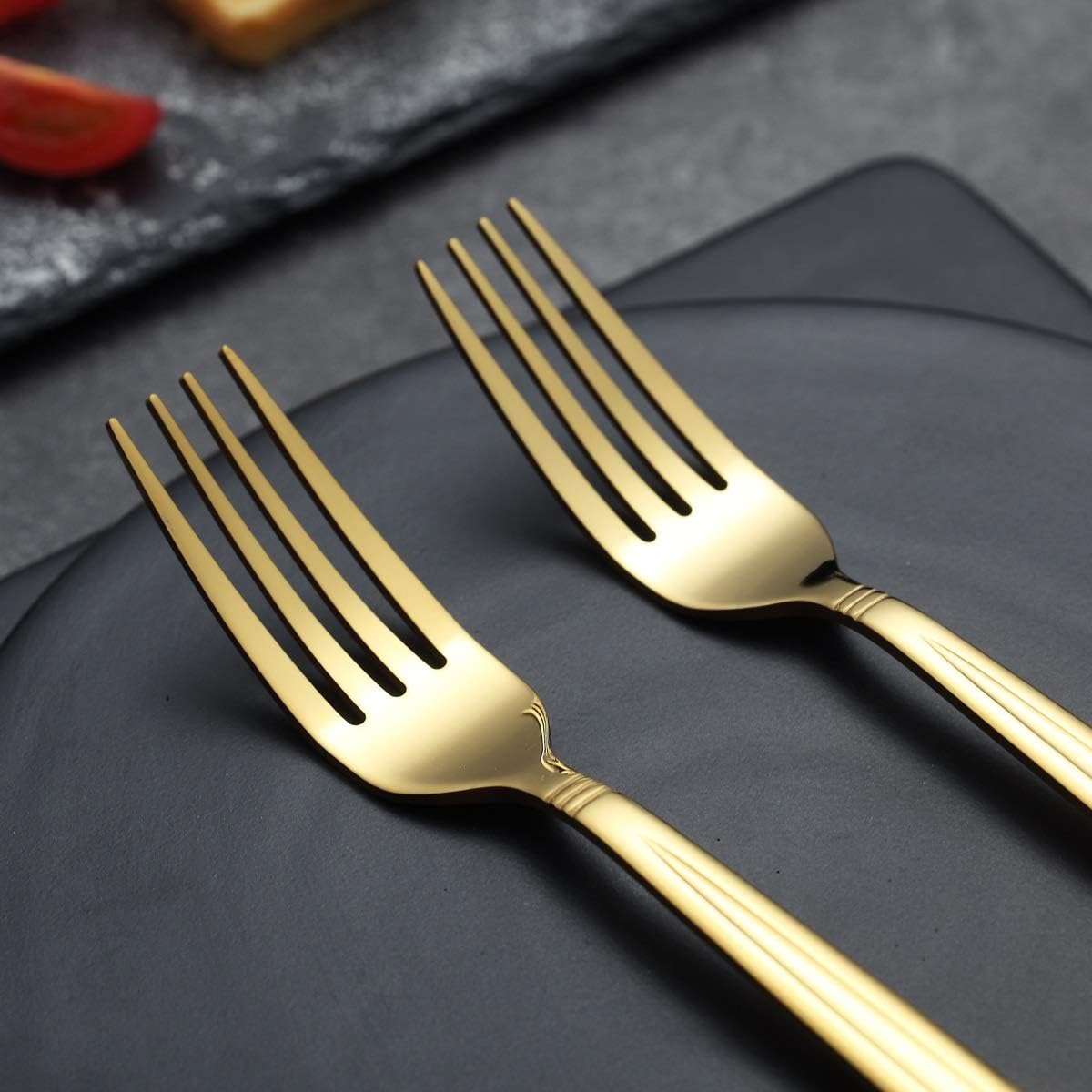 Berglander 30-delige vergulde bestekset glanzend goud Over dit item 30 stuks bevatten: 6 van elk, dinerlepel, dinervork, dinermes, theelepel, theevork Duurzaam, buigt niet; Sterk antiroest, ontwikkeld voor een goede grip voor volwassenen en kinderen. Goed