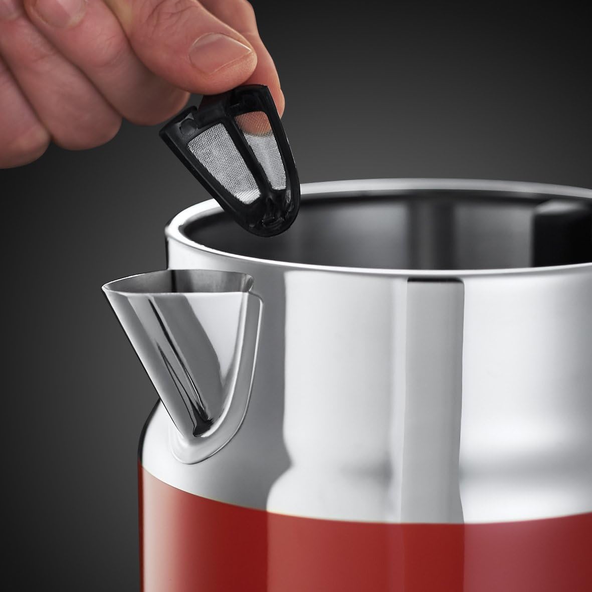 Russell Hobbs Waterkoker retro rood 1,7 l 2400 W snelkook Draadlooz en ideaal voor links- en rechtshandige gebruikers. U kunt vocht op de bodem ontdekken. Dit is normaal en wordt veroorzaakt door de stoom. Electric Kettles €71.99 broodrooster,retro,roestv