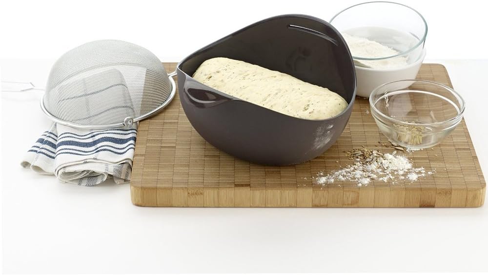 Lekue Bread Maker, broodbakschaal brood silicone bruin wiegen bakken, 600 ml Met de Lekue broodbakmachine wegen, kneden en bakken in slechts één product. Dankzij zijn veelzijdigheid kunt u op een schonere manier brood bakken op de traditionele manier met
