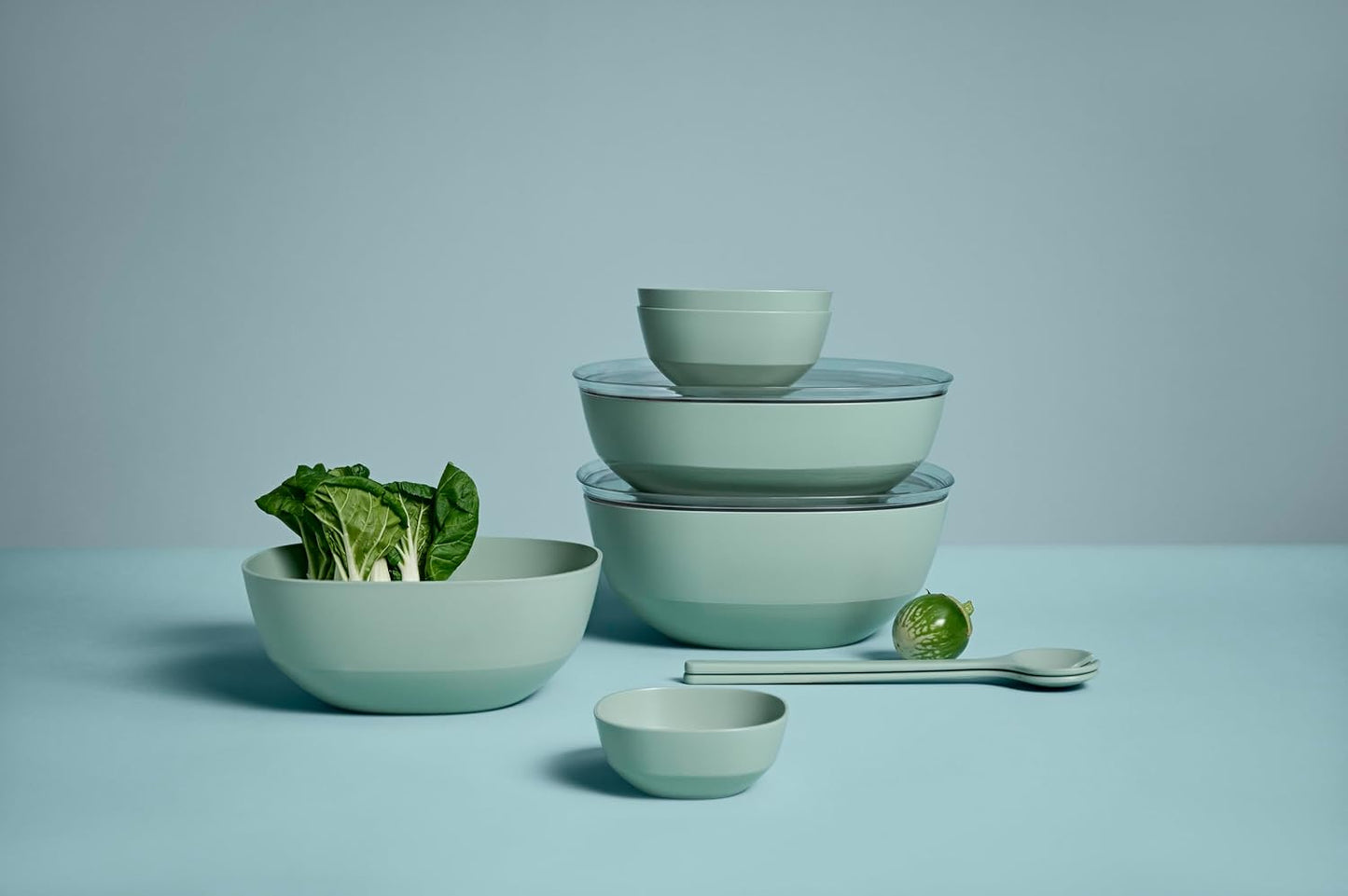 Saladebestek Silueta 2-delig - Nordic sage Over dit item MULTIFUNCTIONEEL: het slabestek uit de lijn Silueta ligt goed in de hand. Dankzij de brede vorm kun je grote hoeveelheden scheppen, zonder dat de salade wordt samengedrukt. Licht en robuust: alle Si