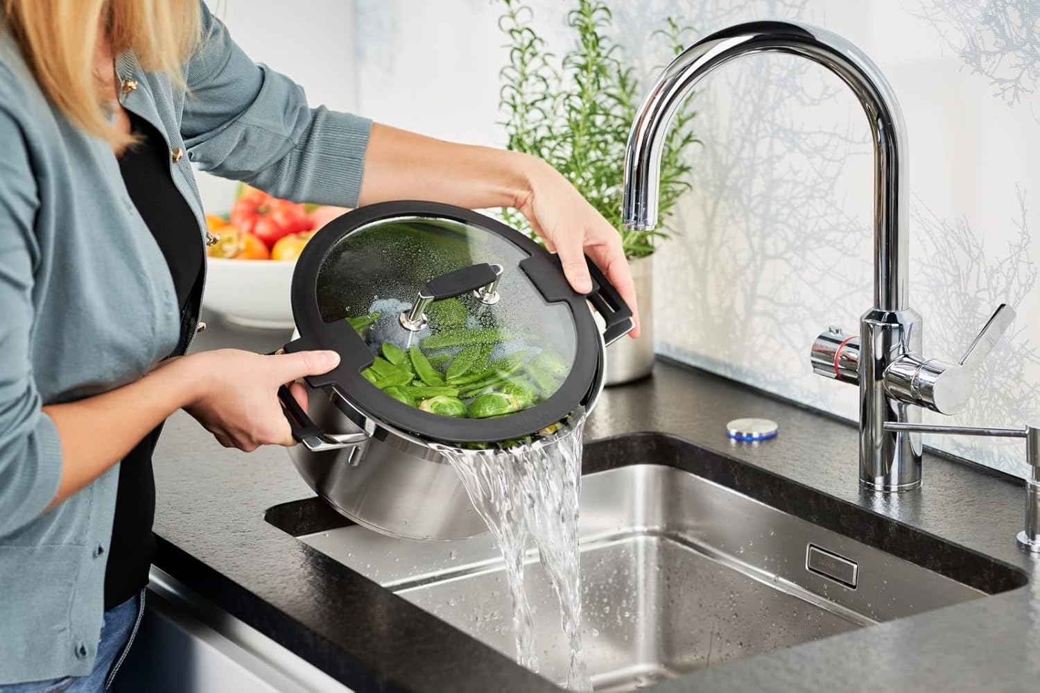 RÖSLE SILENCE PRO 5-delige pannenset met schaalverdeling RÖSLE SILENCE PRO 5-delige pannenset, Hoogwaardige universele pannenset met 3 kookpotten en 1 braadpan incl glazen deksel voor het dichtschroeien van vlees en het bereiden van knoedels, groenten en