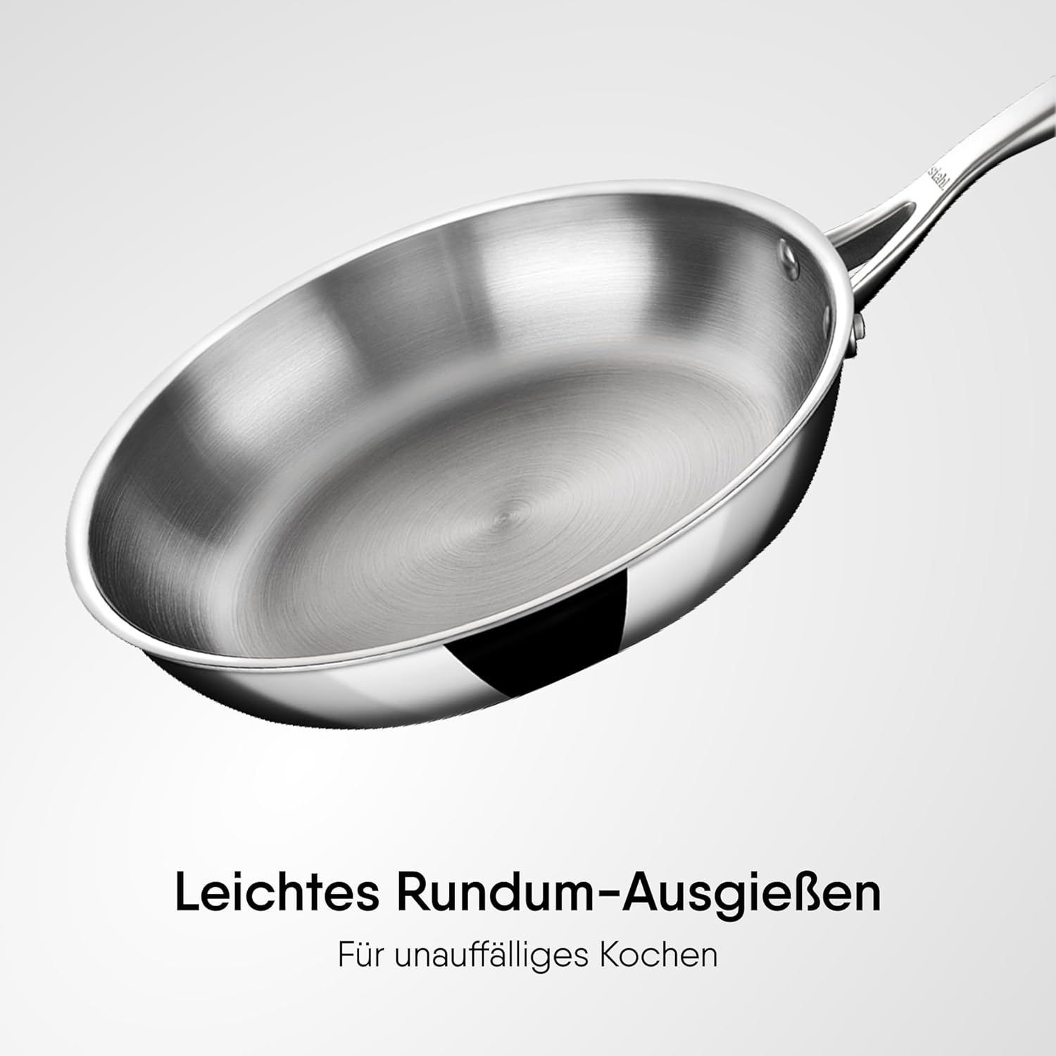 Roestvrijstalen pan met deksel diameter 20 cm, 1,3 l voor 2 personen Triply: Deze pan is gemaakt met een speciale drielaagse constructie die uitstekende warmtegeleiding en duurzaamheid garandeert, terwijl het contact van voedsel met aluminium voorkomt, wa