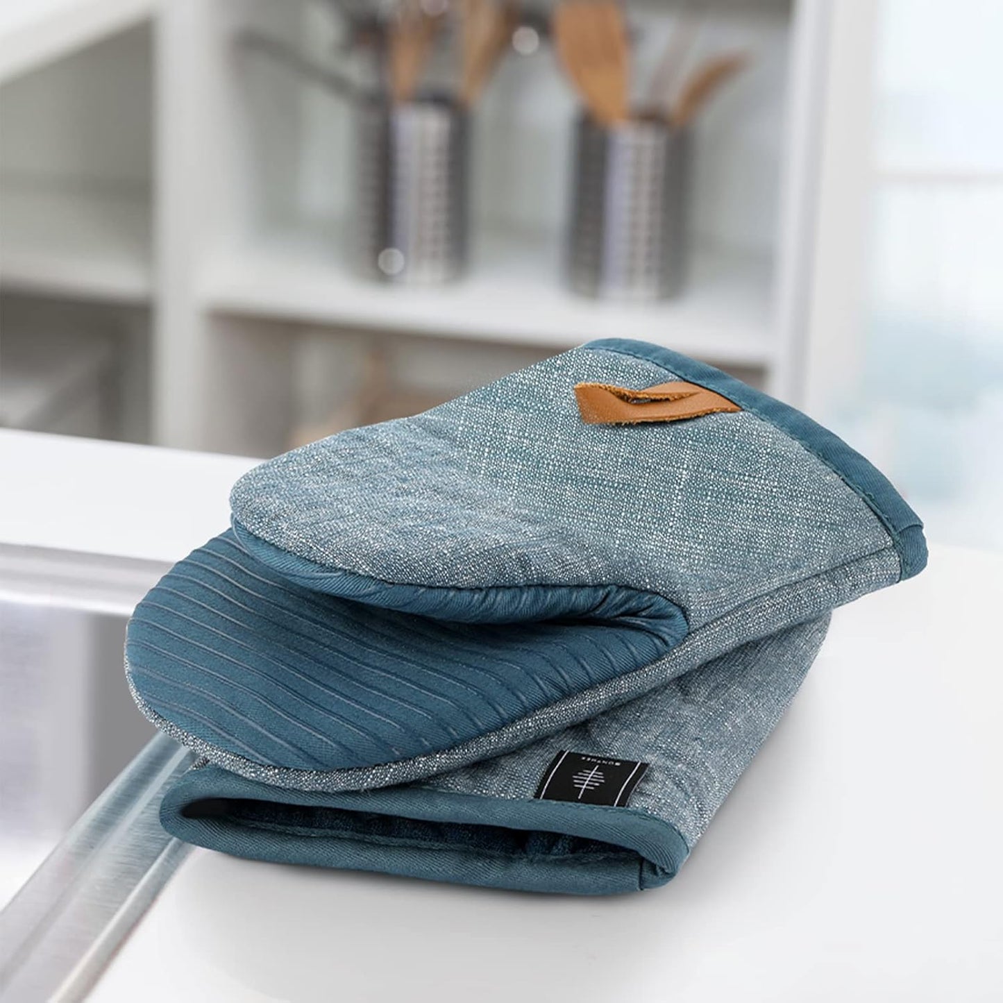 BONTHEE Ovenhandschoenen, hittebestendige mini-ovenhandschoenen, katoenen kookhandschoenen met anti-slip siliconen gestreepte bakhandschoenen voor koken bakken, set van 2, blauw [Afmetingen]: 24 cm x 16 cm (l x b), 2 stuks mini-ovenhandschoenen. Ze zijn g