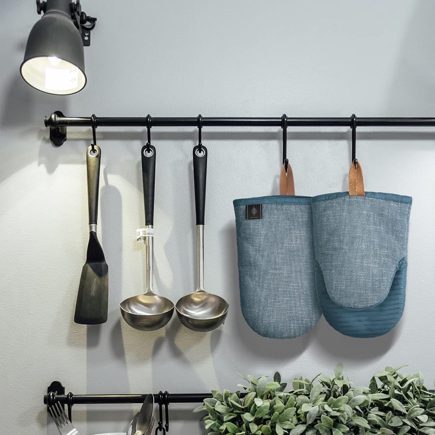 BONTHEE Ovenhandschoenen, hittebestendige mini-ovenhandschoenen, katoenen kookhandschoenen met anti-slip siliconen gestreepte bakhandschoenen voor koken bakken, set van 2, blauw [Afmetingen]: 24 cm x 16 cm (l x b), 2 stuks mini-ovenhandschoenen. Ze zijn g