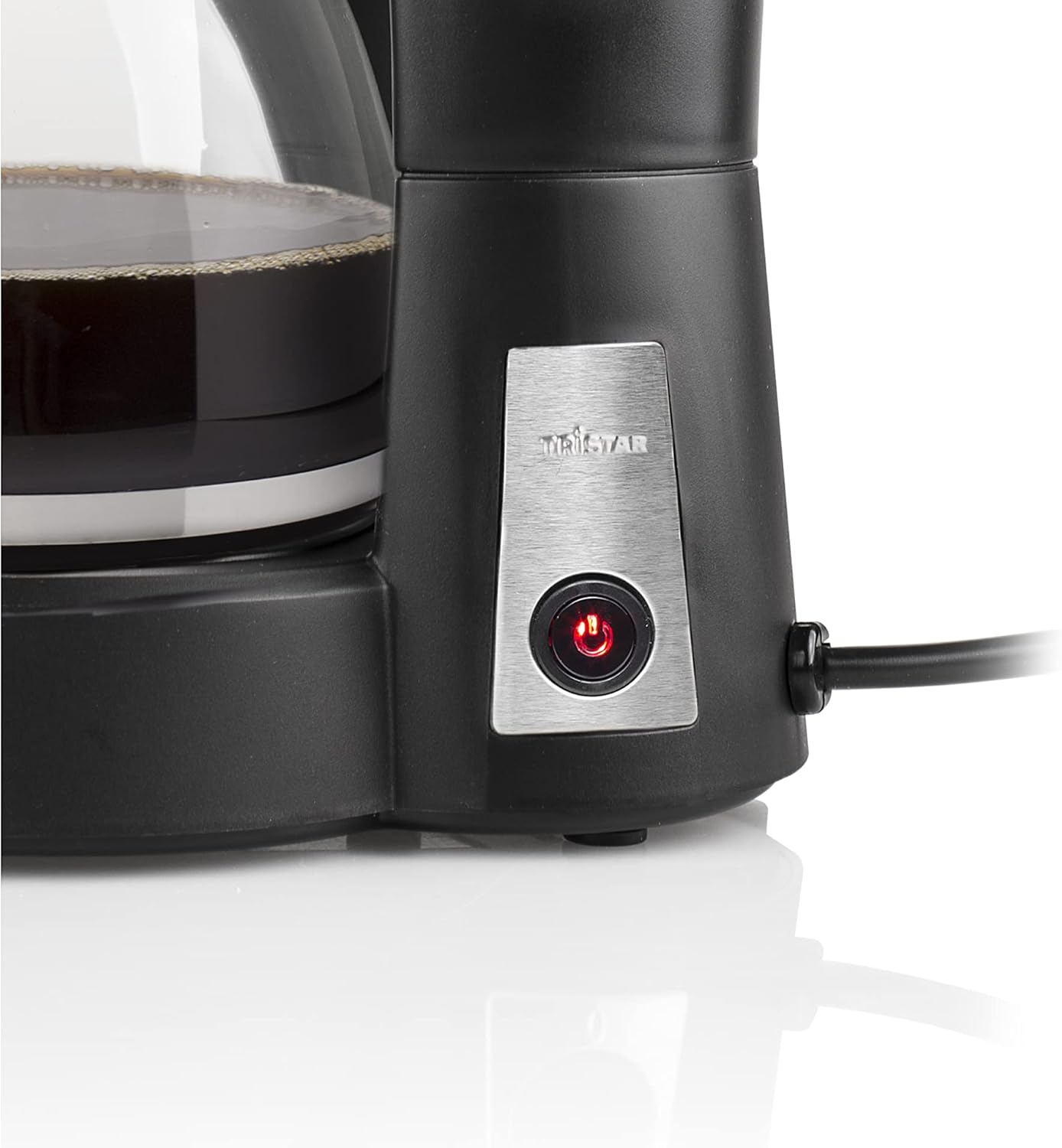 Tristar CM-1233 Koffiezetapparaat – Geschikt voor 6 kopjes – Ook geschikt voor de camping Compact koffiezetapparaat met een inhoud van 0.6 liter, geschikt voor 6 kopjes koffie Stijlvol ontwerp met een matzwarte afwerking, roestvrijstalen details en glazen