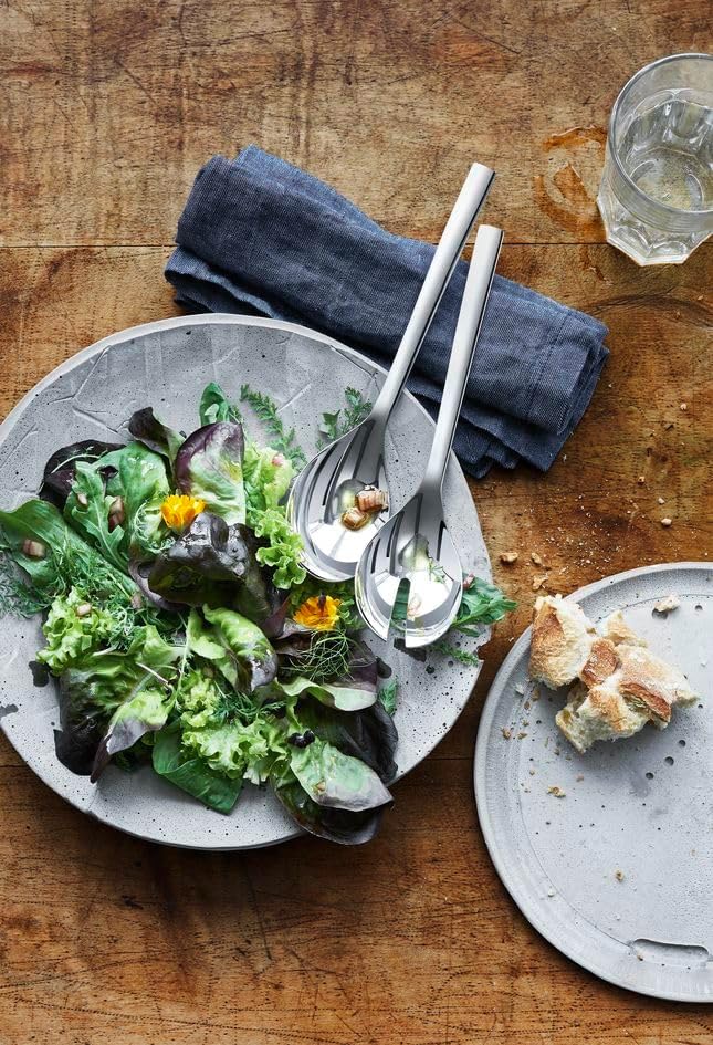 WMF Nuova Saladecouvert 30cm, 2-delig, Saladevork & lepel Cromargan: 18/10 roestvrij staal: Het bestek is uitermate duurzaam, vormvast, hygiënisch, zuurbestendig en zeer goed bestand tegen gebruikerssporen. Vaatwasmachinebestendig Lengte van 30 cm Inhoud:
