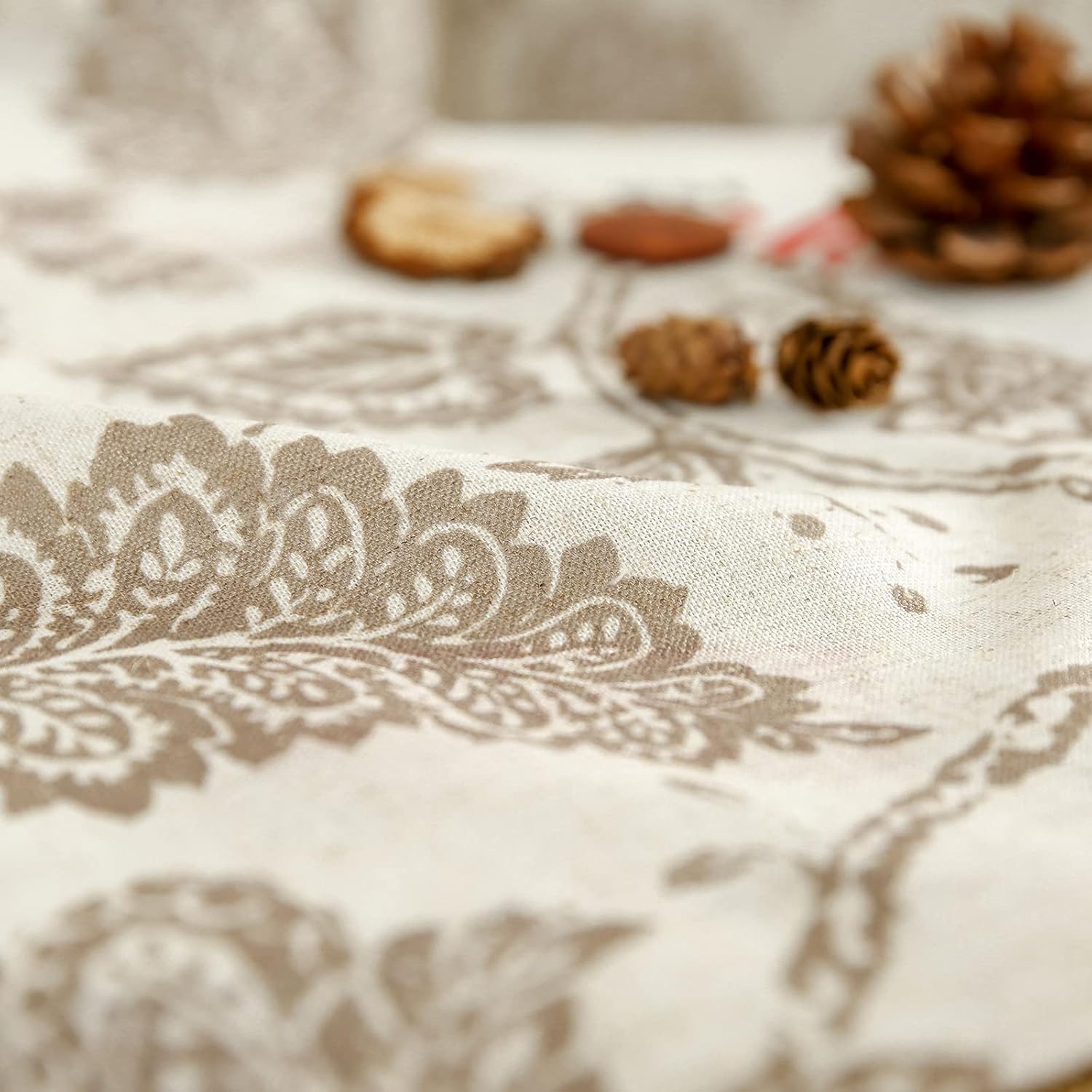TOPICK Bloemen Keuken Gordijnen 61 cm Drop Linnen Doorschijnend Korte Cafe Botanische Print Kleine Raam Rod Pocket voor Wasruimte Badkamer 2 Panelen Verbena Grijs Verpakking: je ontvangt 2 gordijnen van 85% polyester+15% linnen. De afmetingen per stuk zij