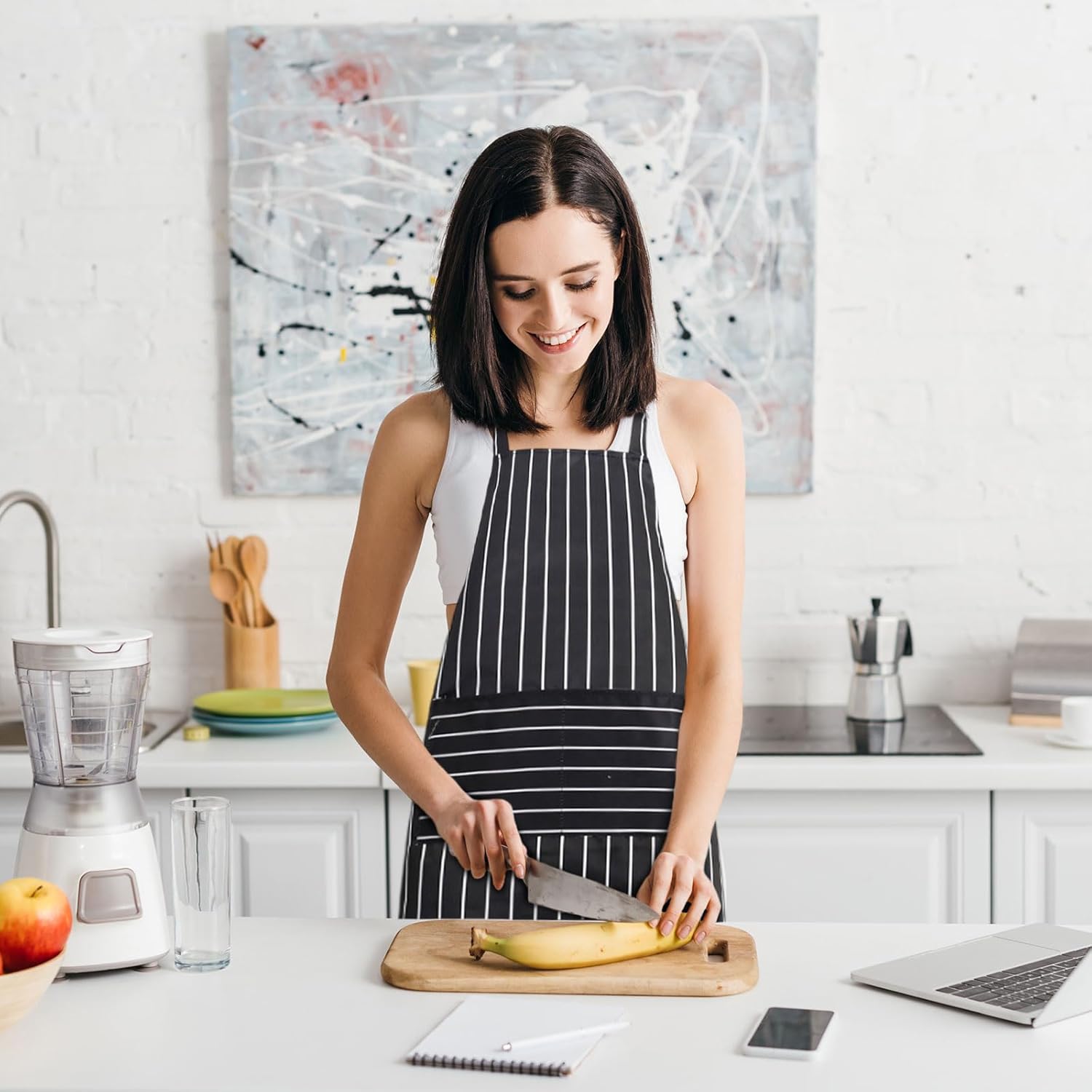 Verstelbare 2 stuks chef-kokschort met zwart-witte strepen Over dit item PAKKETHOEVEELHEID: Je ontvangt 2 zwart-wit gestreepte schorten voor zowel mannen als vrouwen, perfect voor je keuken en professionele behoeften. Verstelbaar ontwerp: het keukenschort