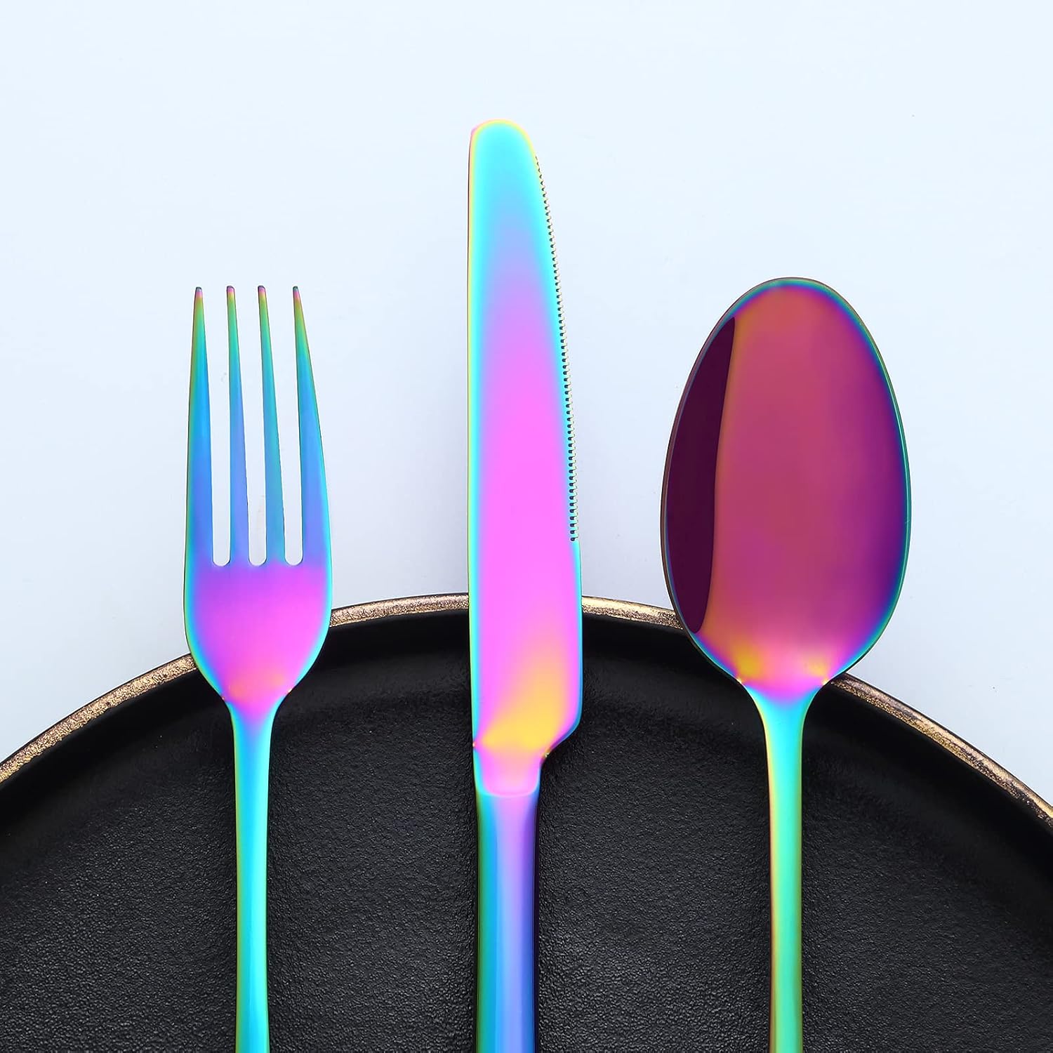 Bestdin Bestekset voor 6 personen 30-delige Over dit item 30-delige bestekset voor 6 personen: Bestdin als 30-delige titanium bestekset zwart bestaat uit 6 messen, 6 eetlepels, 6 tafelvorken, 6 theelepels en 6 dessertvorkjes. Ideaal voor elke formele of c