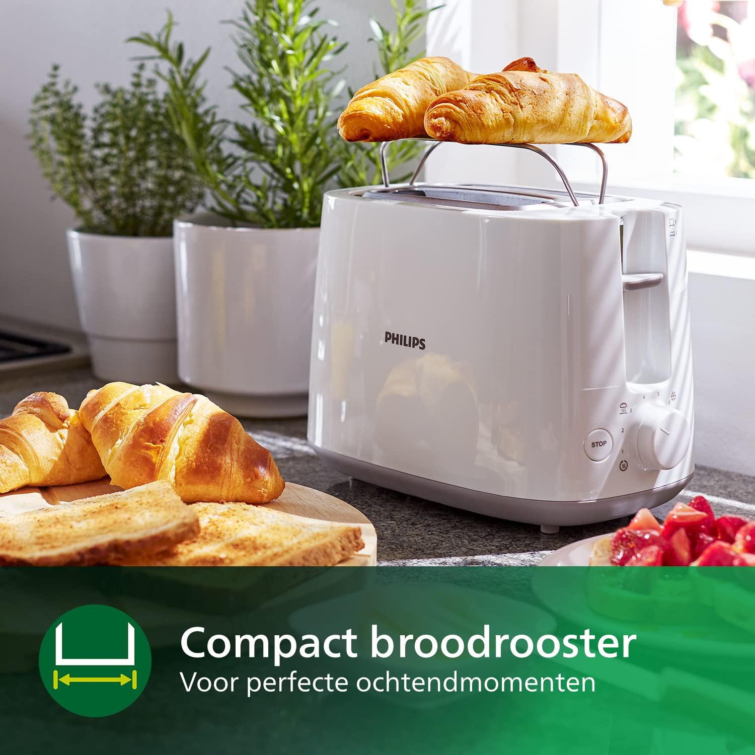 PHILIPS Eierkoker 3000-Serie Gezinsformaat 400 W Over dit item Maatbeker voor nauwkeurige resultaten: Afhankelijk van het soort ei dat u bereidt, heeft u verschillende hoeveelheden water nodig. De beker geeft de verschillende waterpeilmarkeringen aan voor