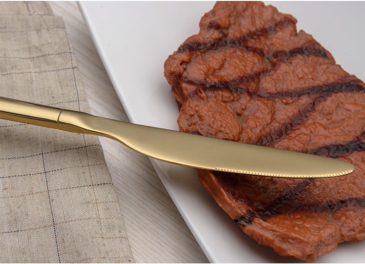 Berglander 30-delige vergulde bestekset glanzend goud Over dit item 30 stuks bevatten: 6 van elk, dinerlepel, dinervork, dinermes, theelepel, theevork Duurzaam, buigt niet; Sterk antiroest, ontwikkeld voor een goede grip voor volwassenen en kinderen. Goed