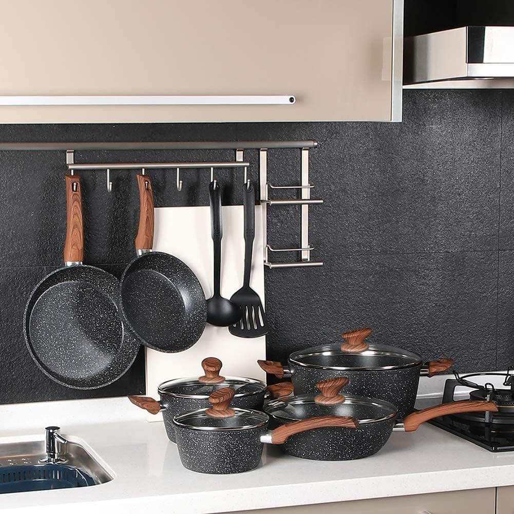 Kitchen Academy Inductie pannenset 12-delig, zwart graniet Afmetingen: 1 x pan 20 cm, 1 x pan 28 cm, 1 x koekenpan met deksel 24 cm/2,85 l, 1 x steelpan met deksel 17 cm/1,4 l, 1 x kookpan met deksel 20 cm/2,85 l, 1 x kookpan met deksel 24 cm/4,75 l, 1 x