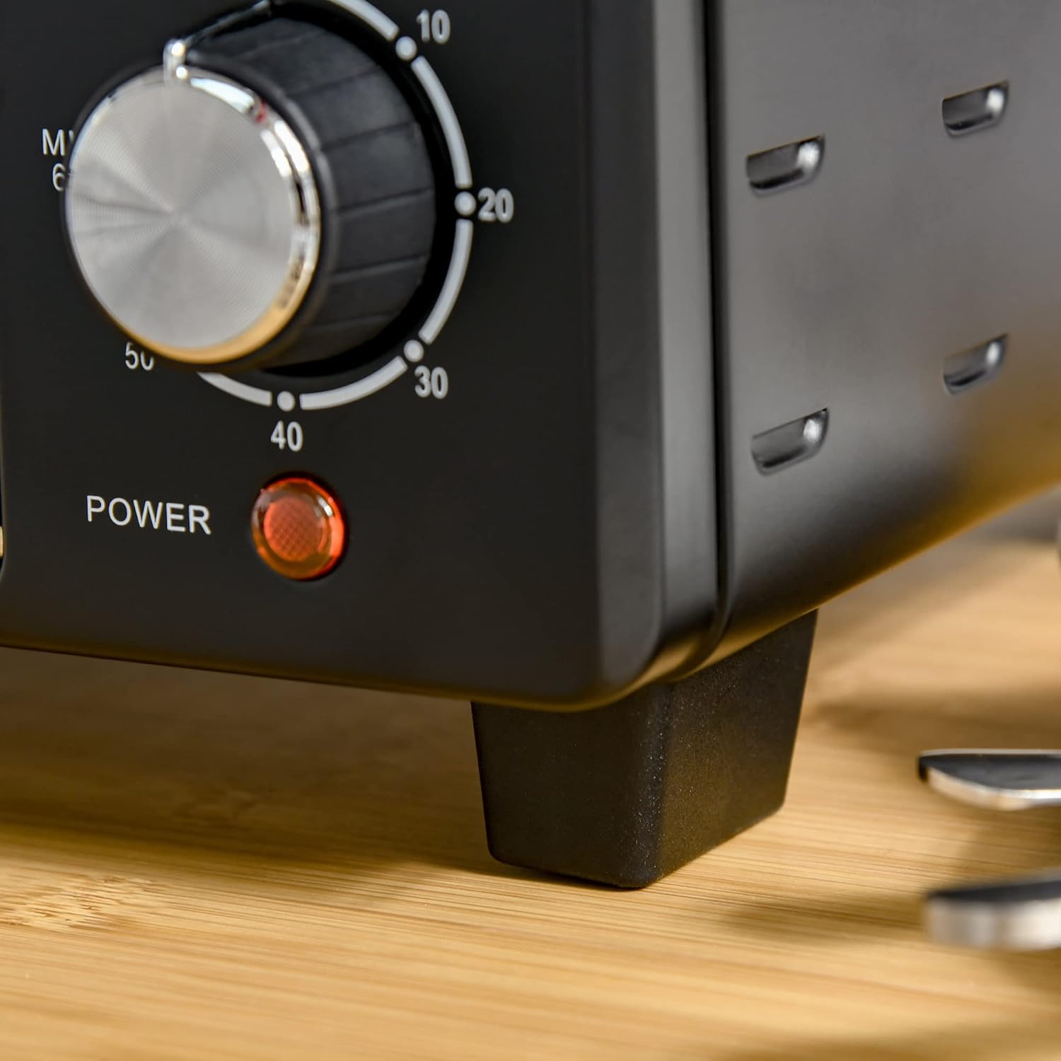HOMCOM Mini Backoven 21L Pizza-Oven Individuell einstellbare Kocherlebnisse: Mit einer Temperaturwahl von 100 °C bis 230 °C und einem einstellbaren Timer des Tischbackofens bis zu 60 Minuten können Sie jedes Gericht genau nach Ihren Wünschen zubereiten. O