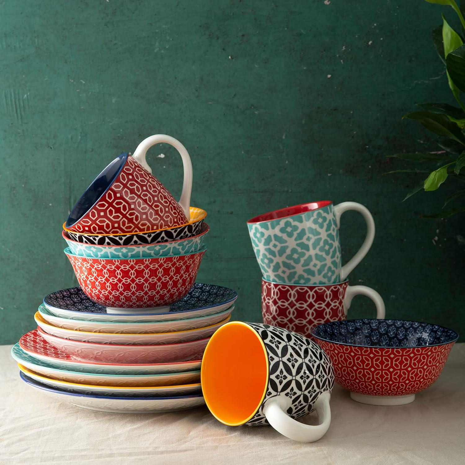 DOWAN Keramische serviessets, 16-delige serviesset voor 4, decoratieve borden en kommensets, porseleinen dinersaladeborden, mokken en soepkommen set voor keuken, housewarming cadeau DOWAN porseleinen serviesets, 16-delige schotelset, service voor 4, leven
