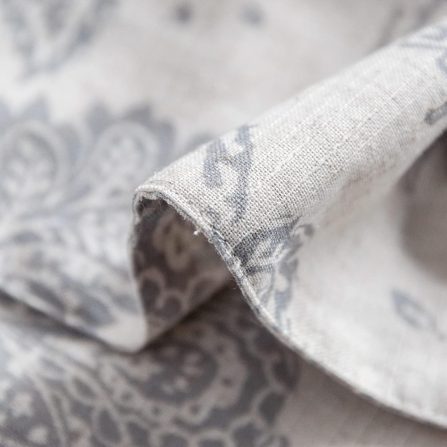 TOPICK Bloemen Keuken Gordijnen 61 cm Drop Linnen Doorschijnend Korte Cafe Botanische Print Kleine Raam Rod Pocket voor Wasruimte Badkamer 2 Panelen Verbena Grijs Verpakking: je ontvangt 2 gordijnen van 85% polyester+15% linnen. De afmetingen per stuk zij