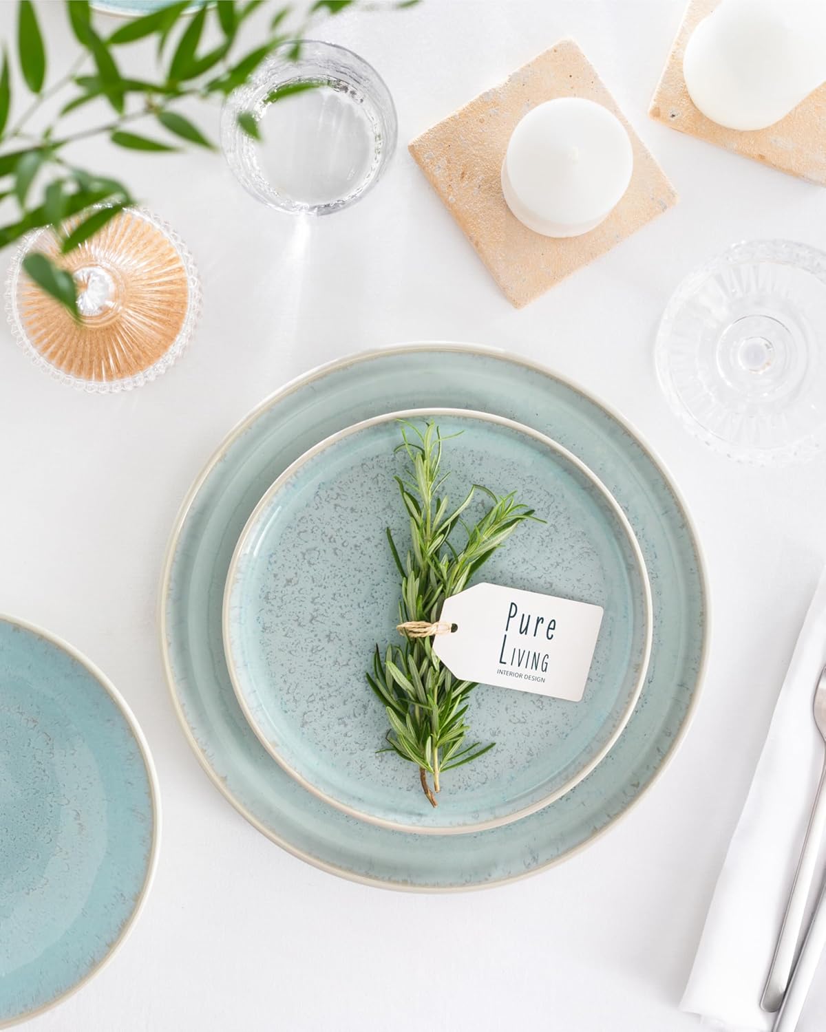 Aardewerk Servies Set Ibiza 36-delig - Vaatwasser-, Magnetron- en Krasbestendig Servies - Moderne Kommen en Borden Set voor 12 Personen - Tafelservice Pure Living in Licht Beige-blauw Deze 36-delige beige-blauwe servies set voor 12 personen combineert ele