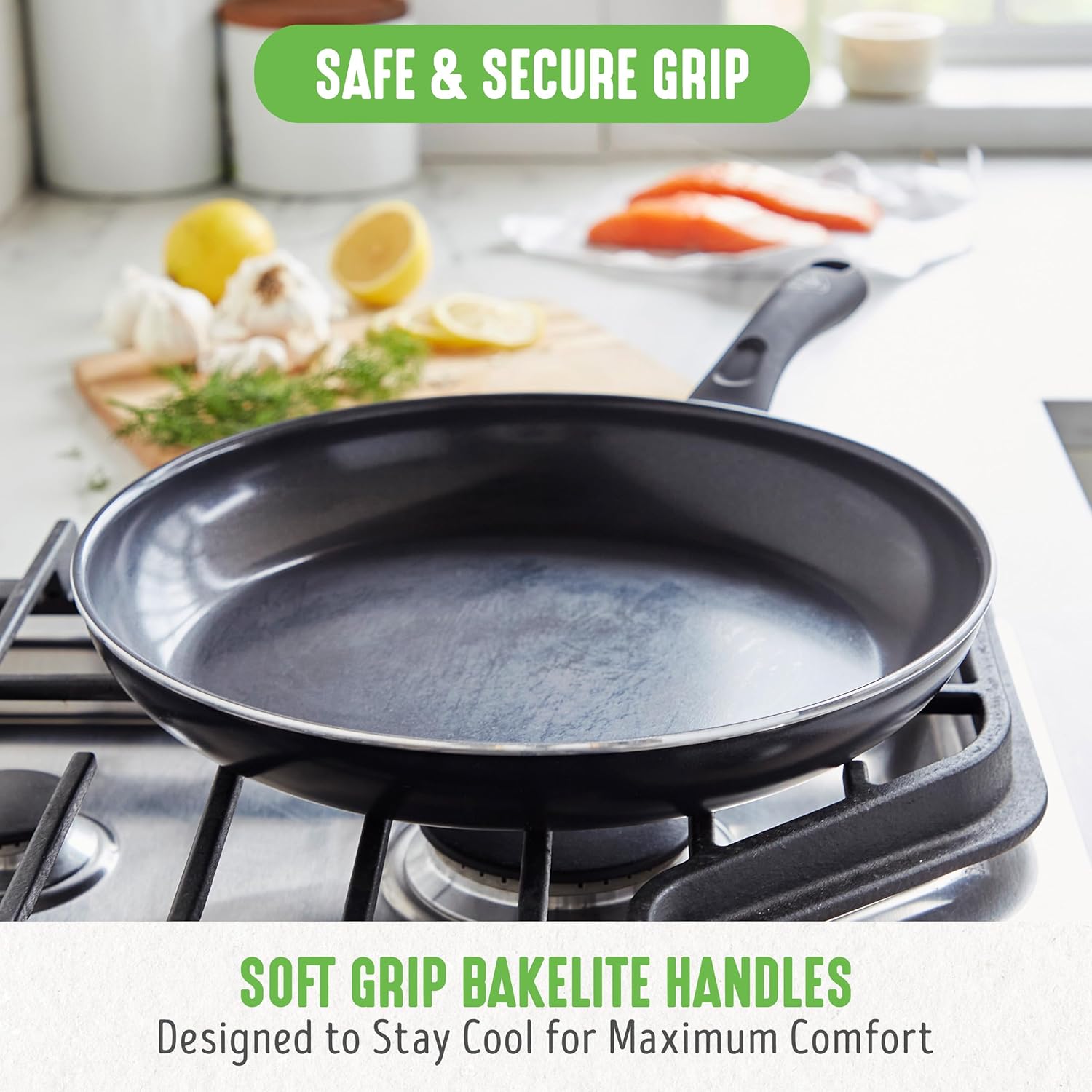 GreenLife Soft Grip Gezonde Keramische Antiaanbaklaag 16-delige Pannenset Over dit item DE POT EN PAN SET INCLUSIEF: 12 cm minikoekenpan, 18 cm en 24 cm koekenpan; 15 cm/1,1l en 18 cm/1,9l steelpan met deksel, 22 cm/4,8 kookpan met deksel, 24 cm/2,4l hapj