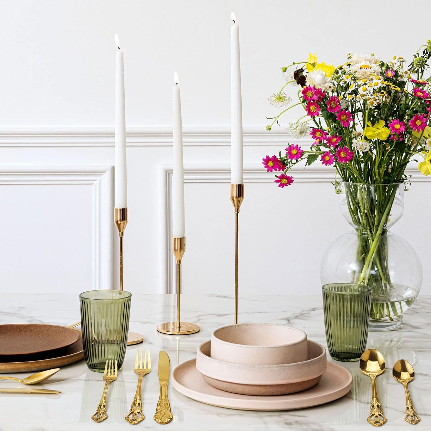 Bestekset, 20-delige bestekset voor 4 personen Over dit item Luxe Royal design: net als zijn naam geeft deze bestekset een koninklijke overeenkomst voor je tafel en een uitstekende uitstraling om indruk te maken op familie en vrienden. De moderne glanzend