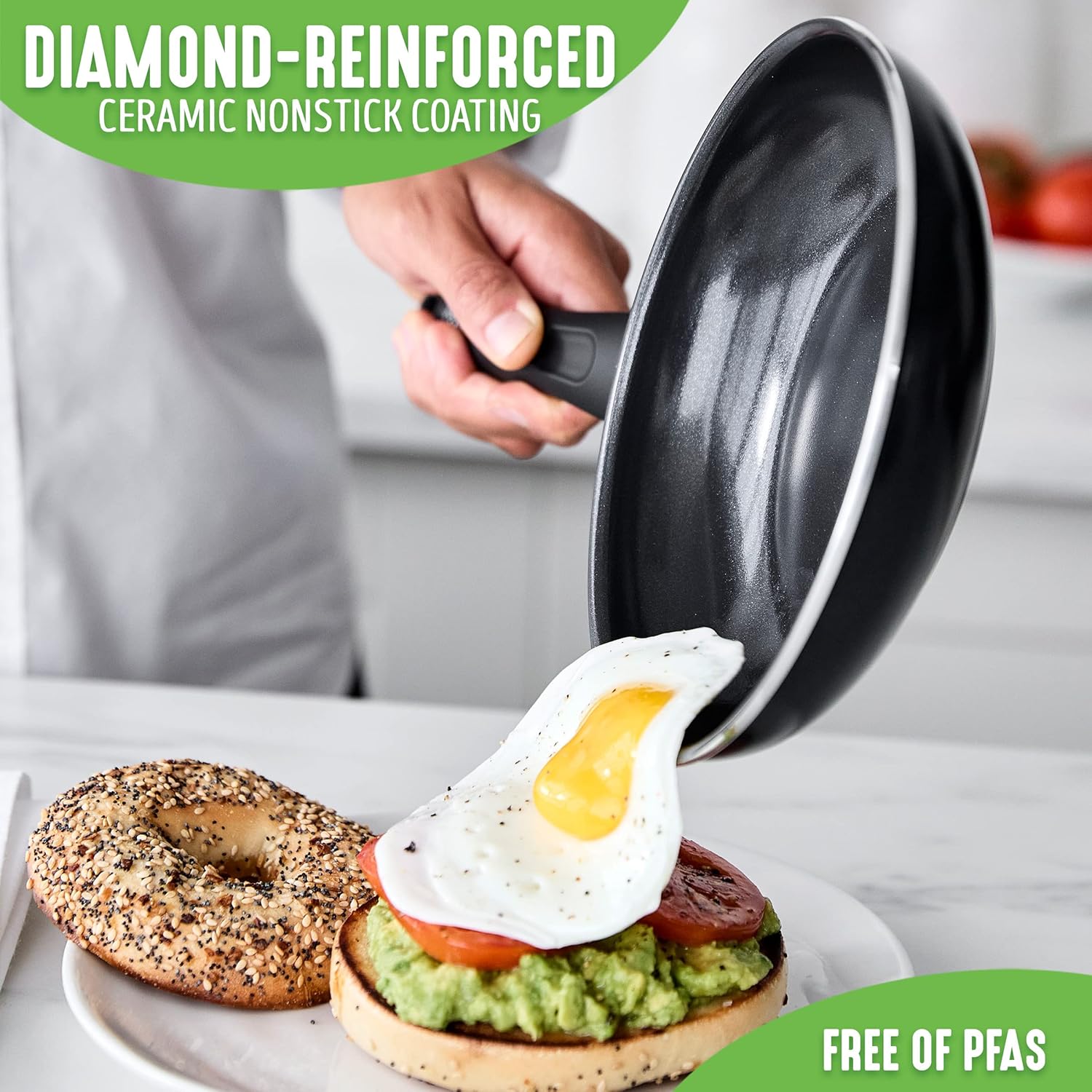 GreenLife Soft Grip Gezonde Keramische Antiaanbaklaag 16-delige Pannenset Over dit item DE POT EN PAN SET INCLUSIEF: 12 cm minikoekenpan, 18 cm en 24 cm koekenpan; 15 cm/1,1l en 18 cm/1,9l steelpan met deksel, 22 cm/4,8 kookpan met deksel, 24 cm/2,4l hapj