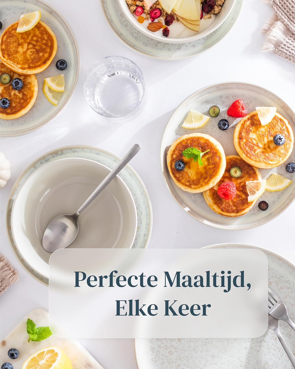 Aardewerk Servies Set Ibiza 36-delig - Vaatwasser-, Magnetron- en Krasbestendig Servies - Moderne Kommen en Borden Set voor 12 Personen - Tafelservice Pure Living in Licht Beige-blauw Deze 36-delige beige-blauwe servies set voor 12 personen combineert ele