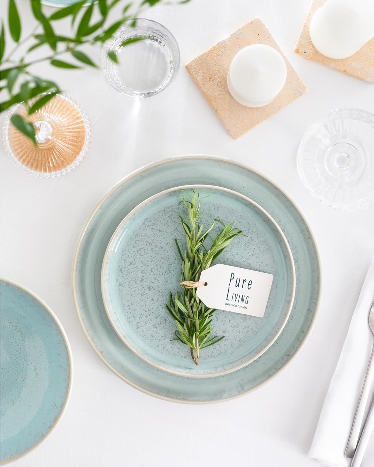 Aardewerk Servies Set Ibiza 36-delig - Vaatwasser-, Magnetron- en Krasbestendig Servies - Moderne Kommen en Borden Set voor 12 Personen - Tafelservice Pure Living in Licht Beige-blauw Deze 36-delige beige-blauwe servies set voor 12 personen combineert ele