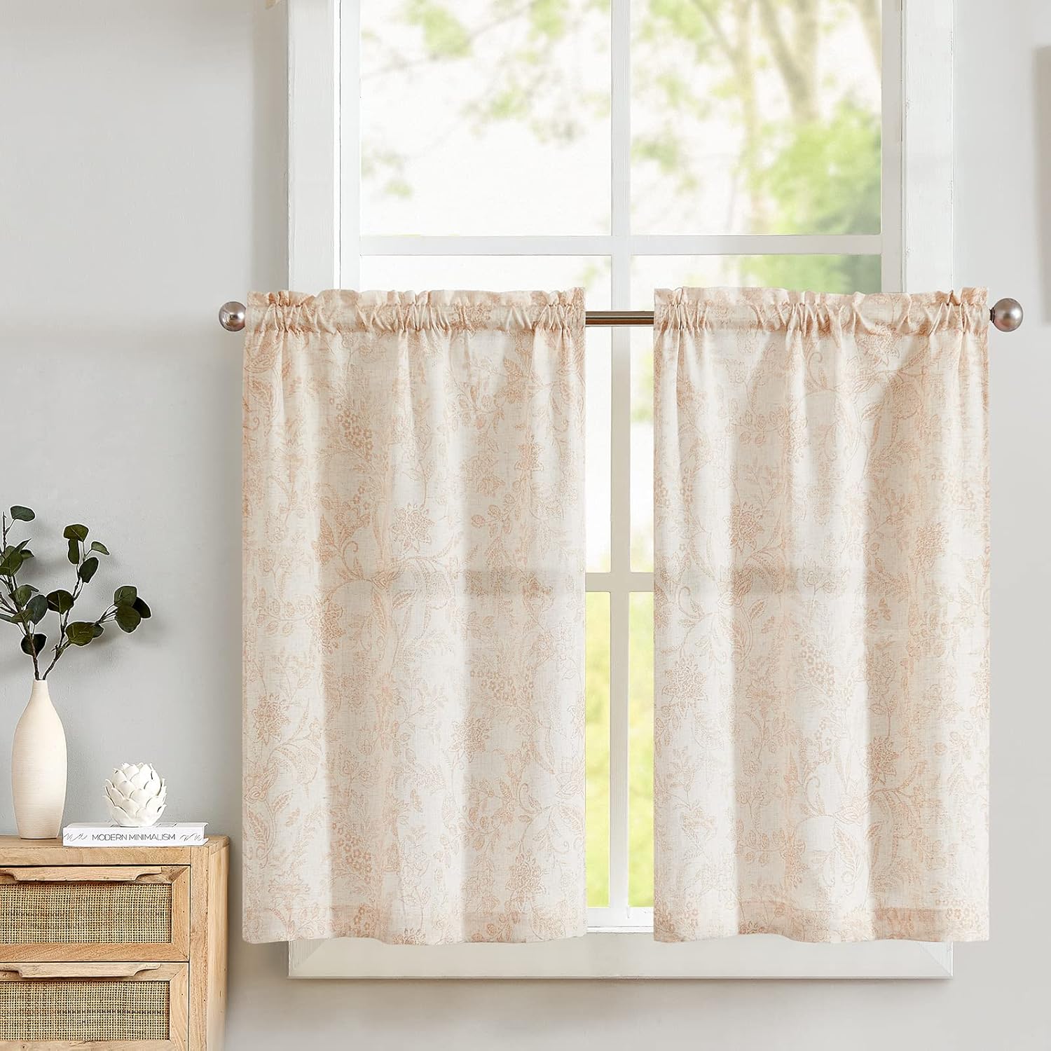 TOPICK Bloemen Keuken Gordijnen 61 cm Drop Linnen Doorschijnend Korte Cafe Botanische Print Kleine Raam Rod Pocket voor Wasruimte Badkamer 2 Panelen Verbena Grijs Verpakking: je ontvangt 2 gordijnen van 85% polyester+15% linnen. De afmetingen per stuk zij