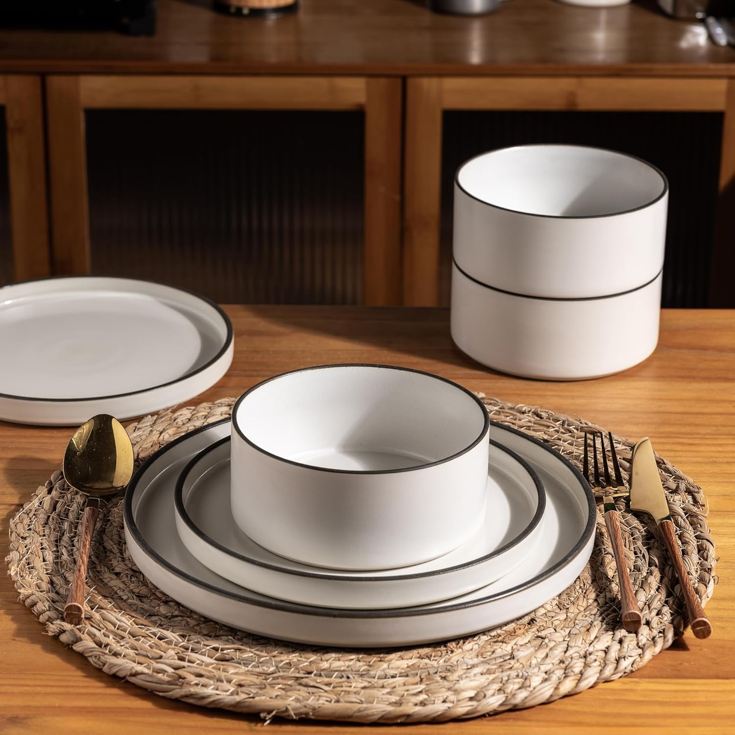LeRatio Diner Set voor 6, 18-delige set borden en kommen van aardewerk, chip- en krasbestendig serviesset, oven- en vaatwasser- en magnetronbestendige serviesset (gespikkelde zwart-witte rand, servies LeRatio Diner Set voor 6, 18-delige set borden en komm