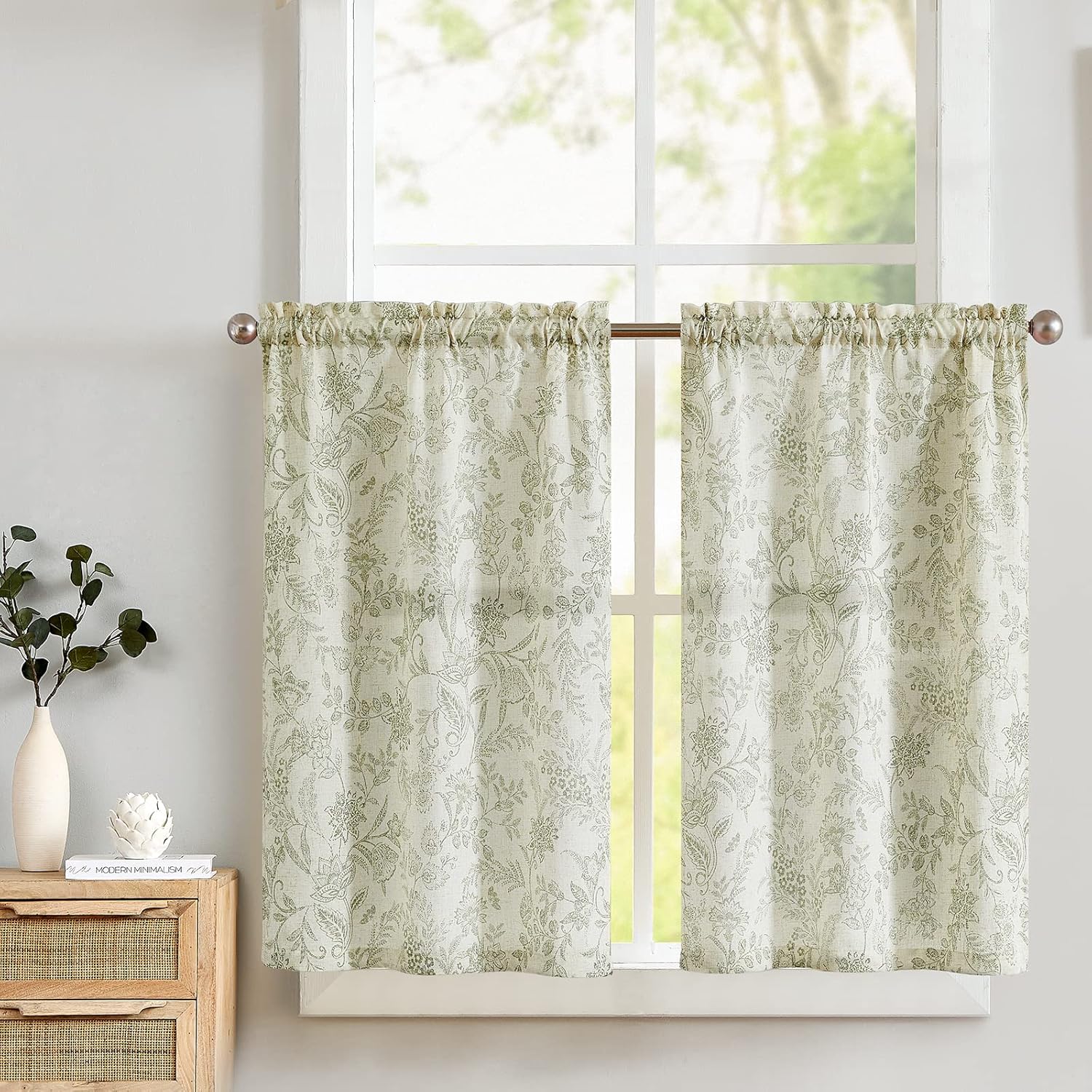 TOPICK Bloemen Keuken Gordijnen 61 cm Drop Linnen Doorschijnend Korte Cafe Botanische Print Kleine Raam Rod Pocket voor Wasruimte Badkamer 2 Panelen Verbena Grijs Verpakking: je ontvangt 2 gordijnen van 85% polyester+15% linnen. De afmetingen per stuk zij