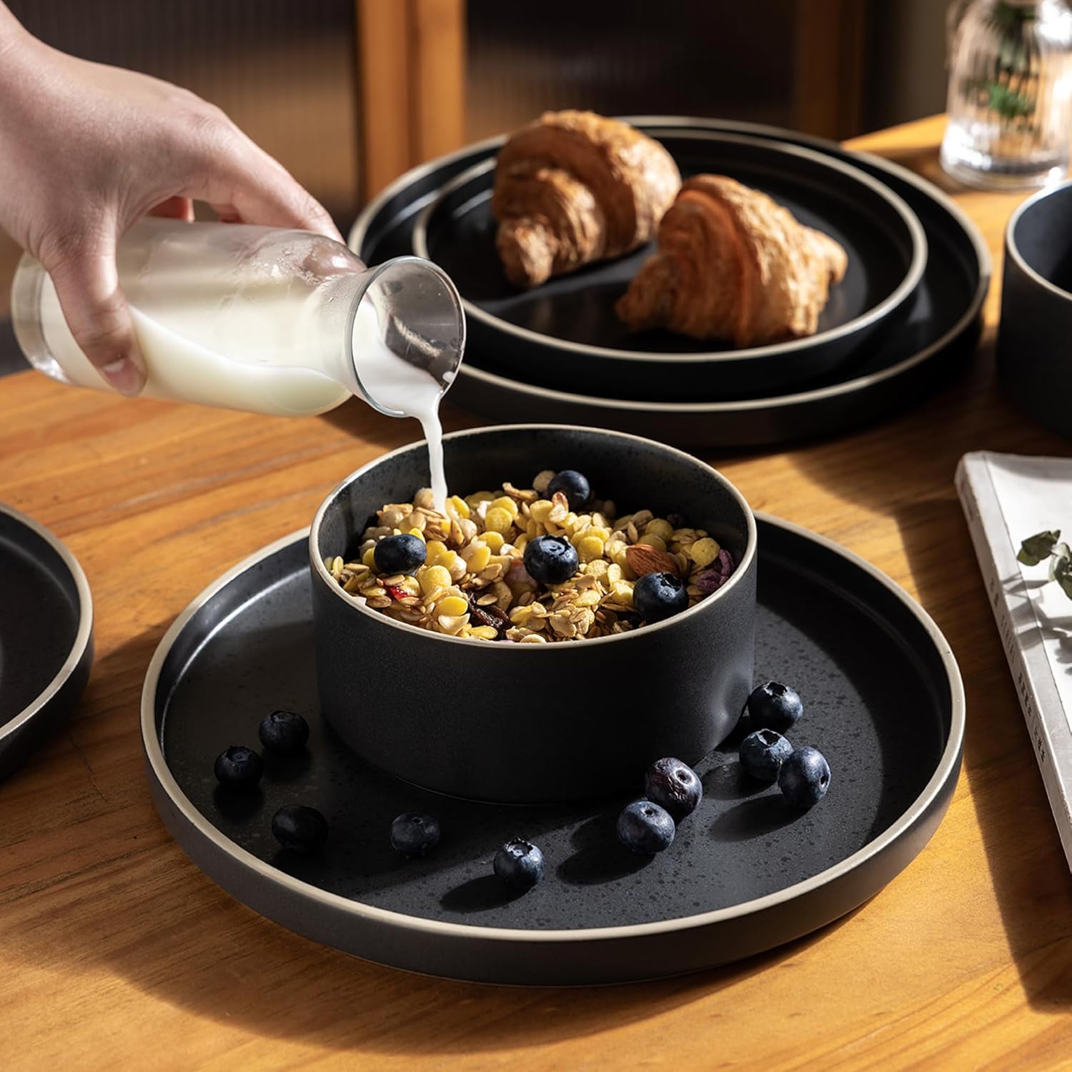 LeRatio Diner Set voor 6, 18-delige set borden en kommen van aardewerk, chip- en krasbestendig serviesset, oven- en vaatwasser- en magnetronbestendige serviesset (gespikkelde zwart-witte rand, servies LeRatio Diner Set voor 6, 18-delige set borden en komm